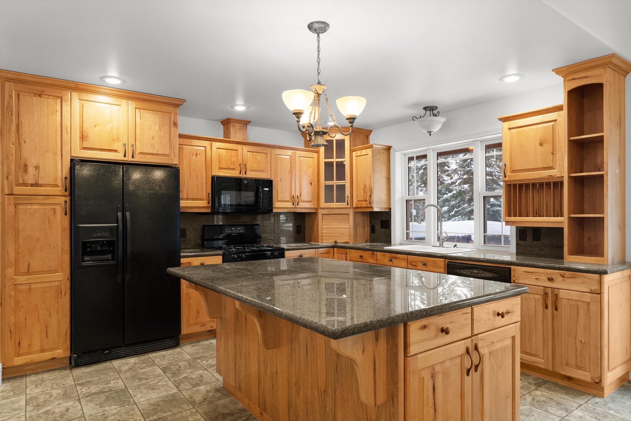 Kalispell, Montana, 59901, United States, 4 Bedrooms Bedrooms, ,4 BathroomsBathrooms,Residential,Active,1936618