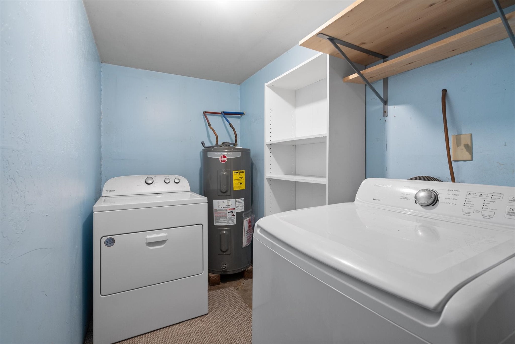 Kalispell, Montana, 59901, United States, 6 Bedrooms Bedrooms, ,5 BathroomsBathrooms,Residential,Active,1990648