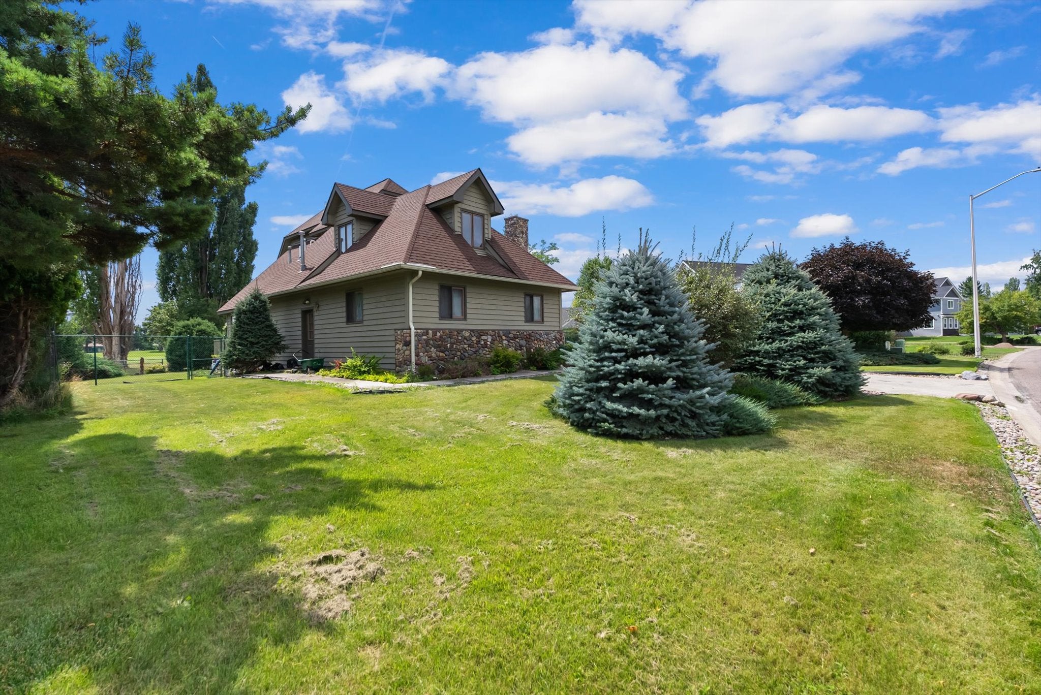 Kalispell, Montana, 59901, United States, 5 Bedrooms Bedrooms, ,4 BathroomsBathrooms,Residential,Active,1907966