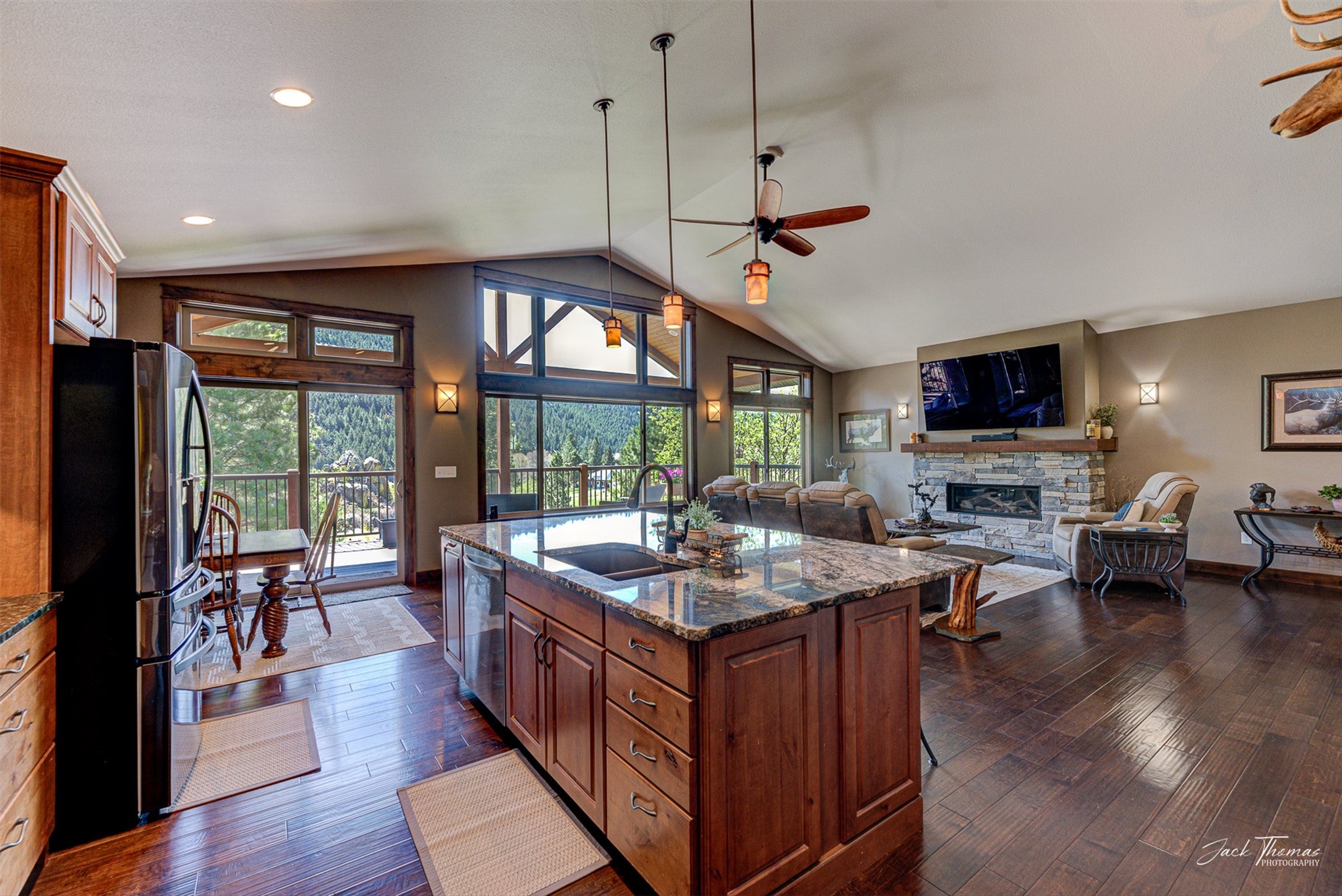 Helena, Montana, 59601, United States, 5 Bedrooms Bedrooms, ,3 BathroomsBathrooms,Residential,Active,2040229