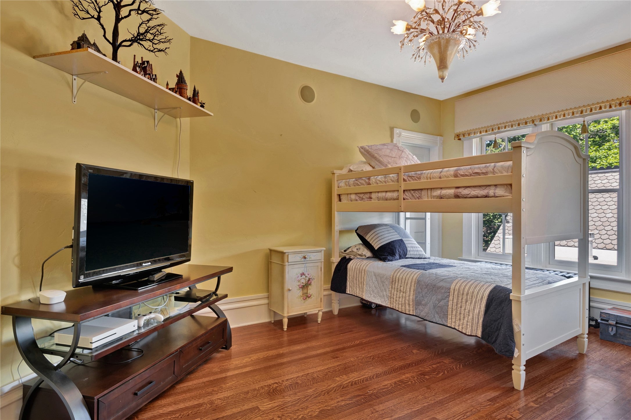 Missoula, Montana, 59802, United States, 5 Bedrooms Bedrooms, ,6 BathroomsBathrooms,Residential,Active,1753892