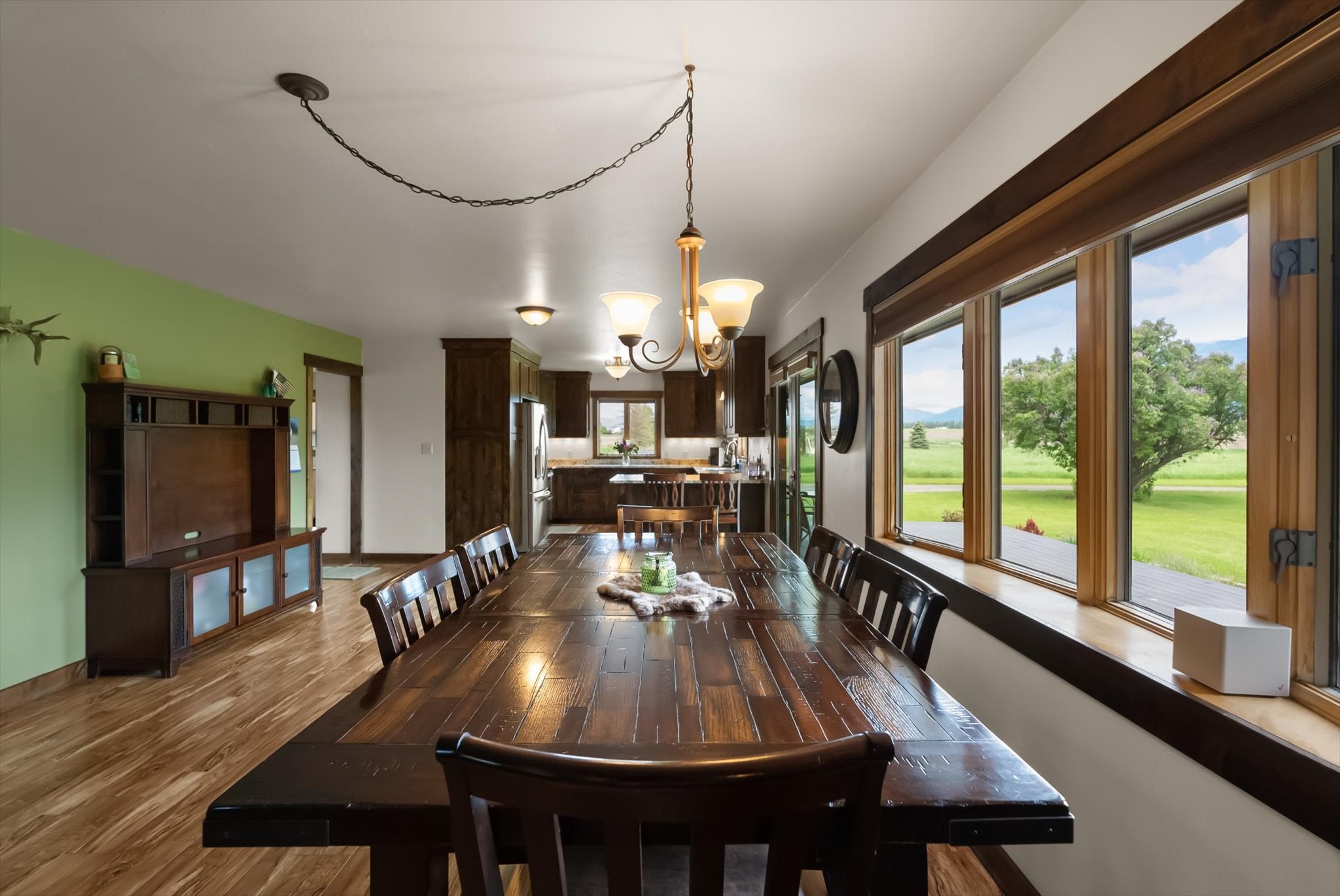 Columbia Falls, Montana, 59912, United States, 5 Bedrooms Bedrooms, ,3 BathroomsBathrooms,Residential,Active,1986898