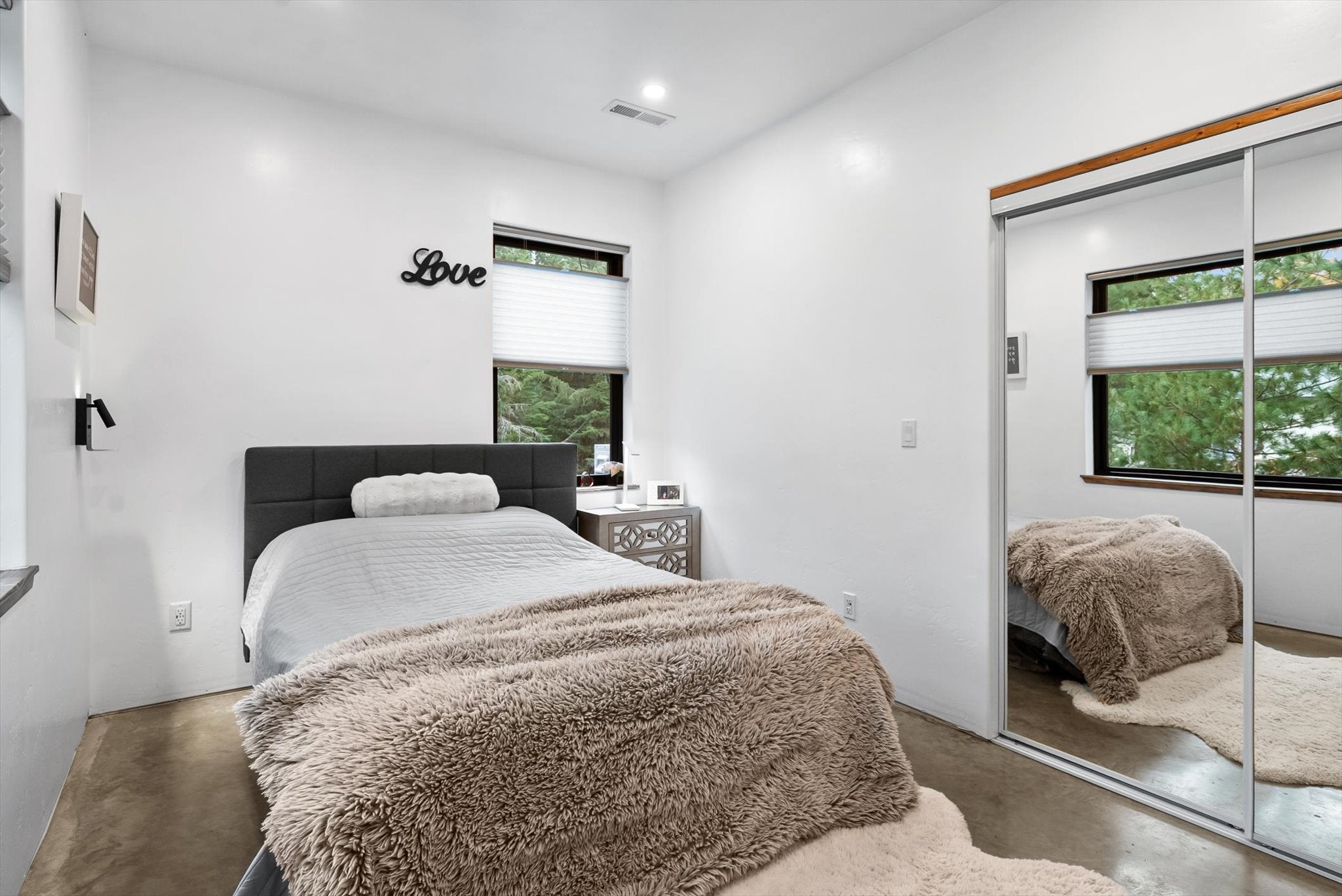 Kalispell, Montana, 59901, United States, 6 Bedrooms Bedrooms, ,5 BathroomsBathrooms,Residential,Active,1990648