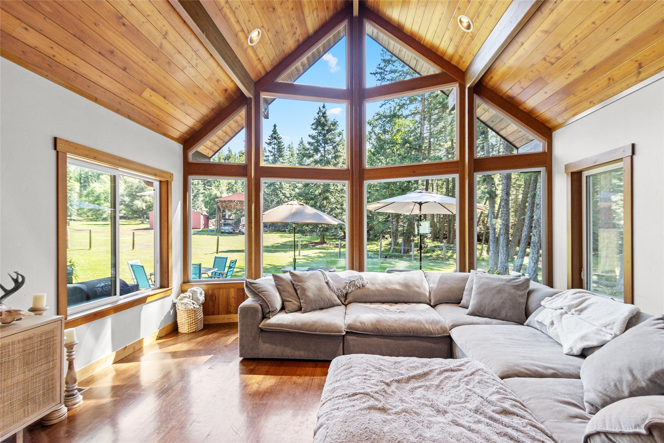 Bigfork, Montana, 59911, United States, 4 Bedrooms Bedrooms, ,2 BathroomsBathrooms,Residential,Active,1914637