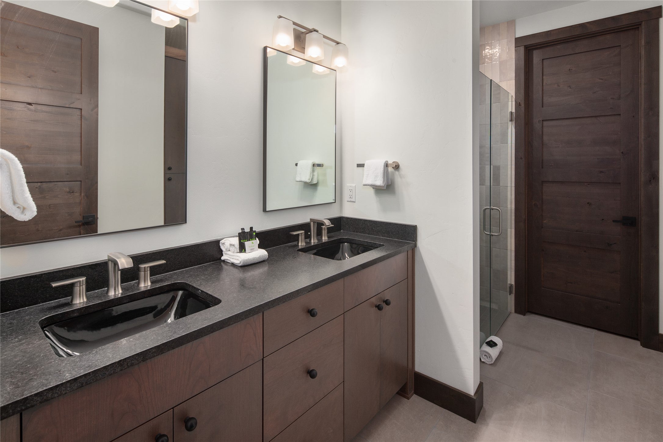 Whitefish, Montana, 59937, United States, 2 Bedrooms Bedrooms, ,3 BathroomsBathrooms,Residential,Active,1871606