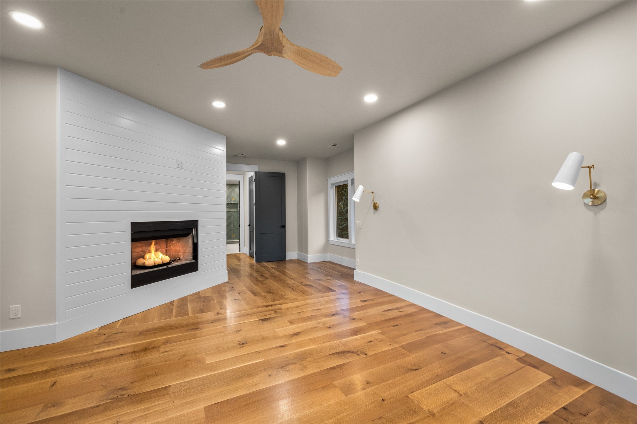 Whitefish, Montana, 59937, United States, 4 Bedrooms Bedrooms, ,4 BathroomsBathrooms,Residential,Active,1952623