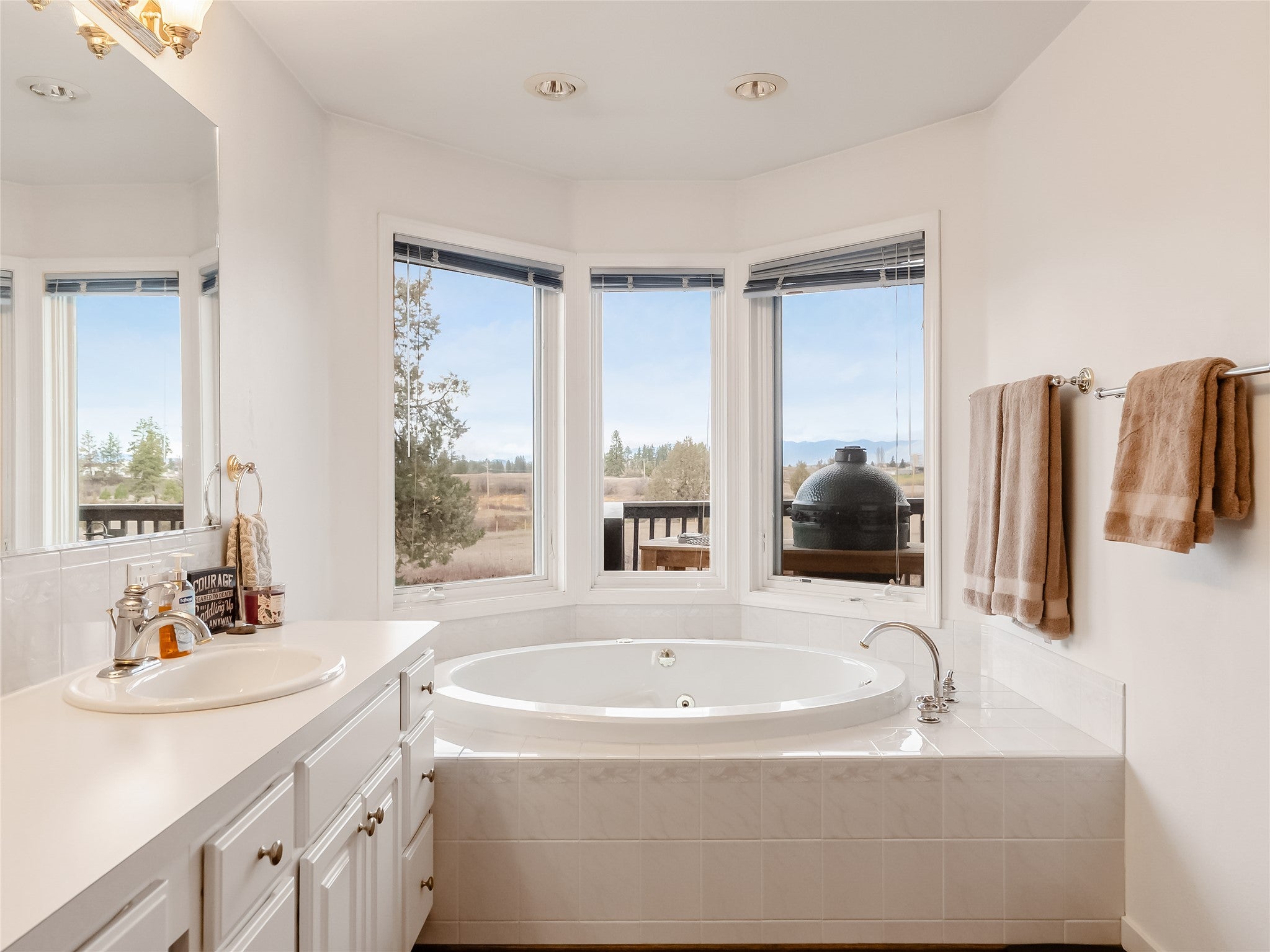 Kalispell, Montana, 59901, United States, 5 Bedrooms Bedrooms, ,4 BathroomsBathrooms,Residential,Active,1994970