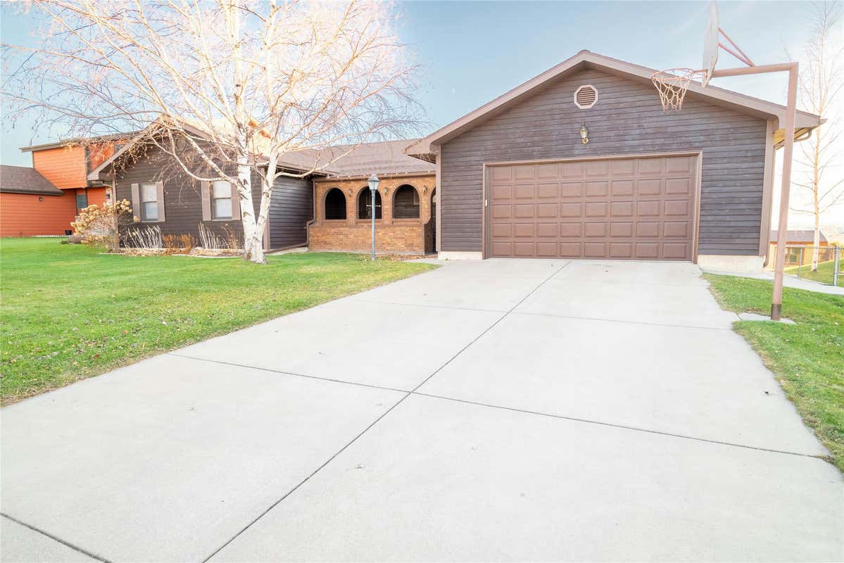 204 GLENWOOD CT, GREAT FALLS, MT 59405, photo 1 of 52