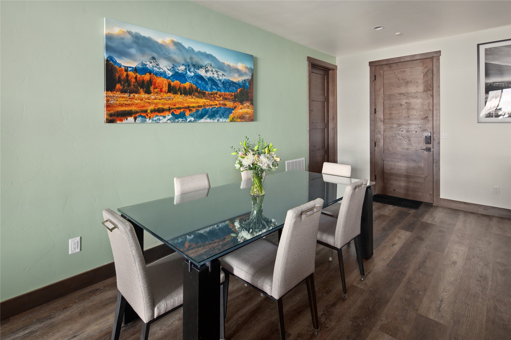 Whitefish, Montana, 59937, United States, 2 Bedrooms Bedrooms, ,3 BathroomsBathrooms,Residential,Active,1871606