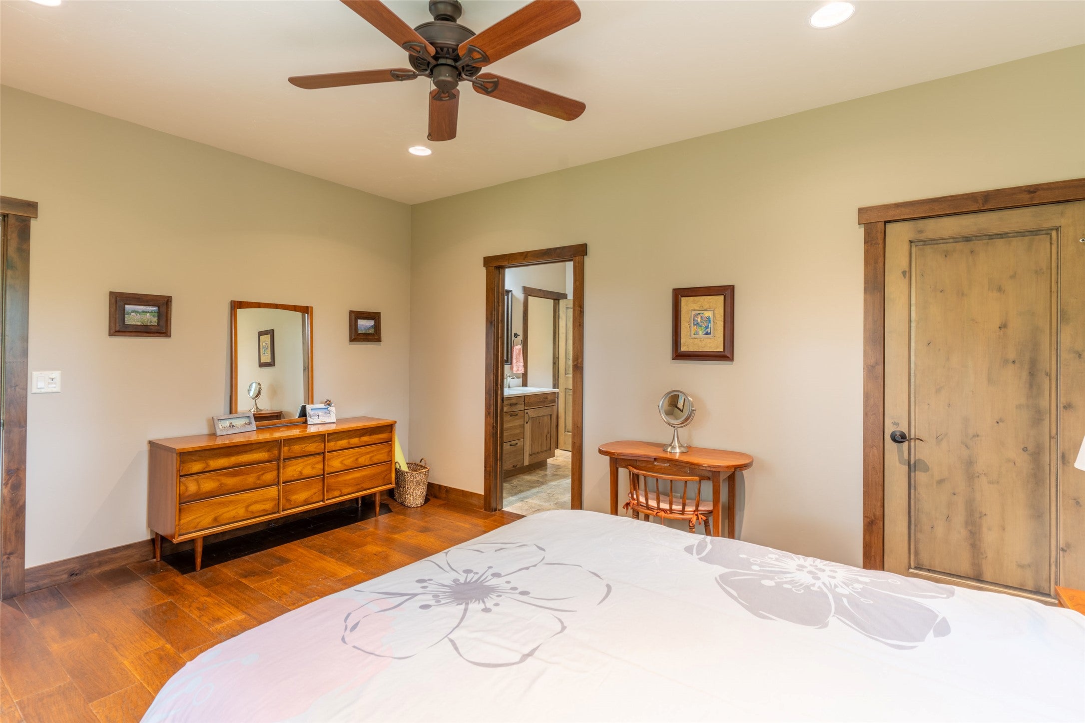 Columbia Falls, Montana, 59912, United States, ,3 BathroomsBathrooms,Residential,Active,1841309