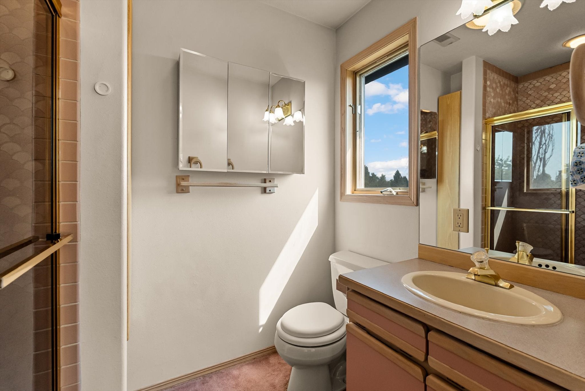 Kalispell, Montana, 59901, United States, 5 Bedrooms Bedrooms, ,4 BathroomsBathrooms,Residential,Active,1907966