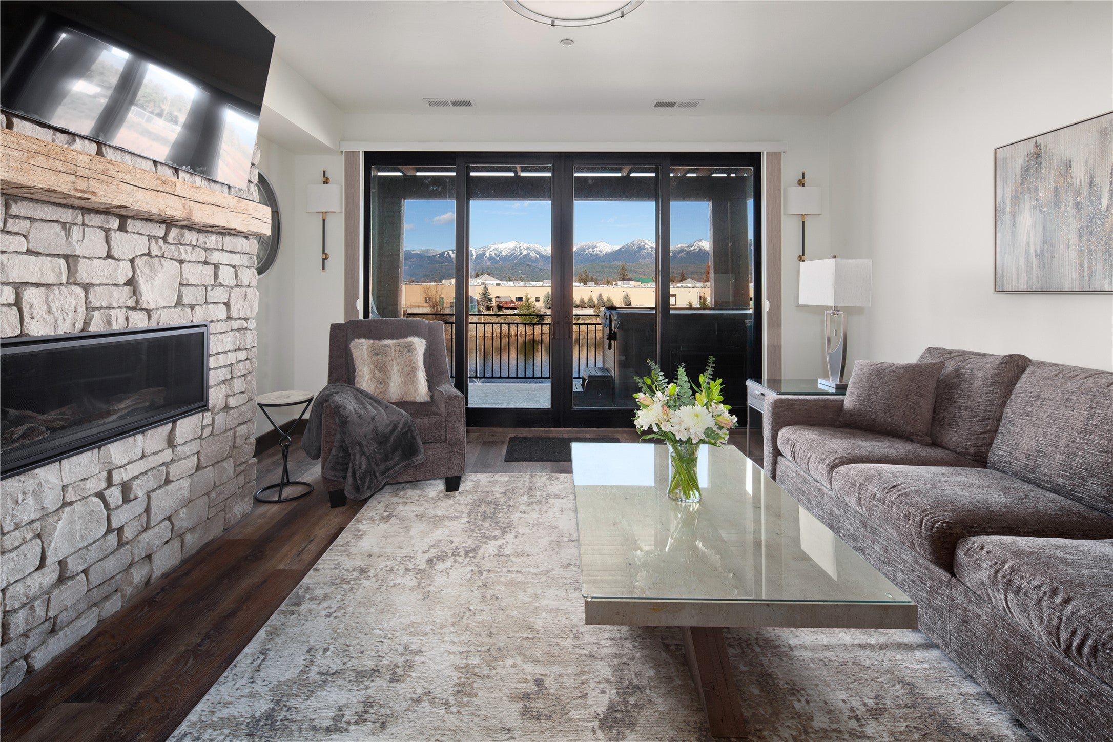 Whitefish, Montana, 59937, United States, 2 Bedrooms Bedrooms, ,3 BathroomsBathrooms,Residential,Active,1871606