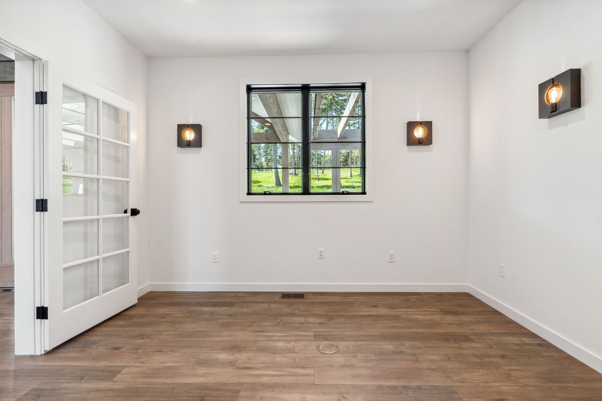 Lakeside, Montana, 59922, United States, 6 Bedrooms Bedrooms, ,5 BathroomsBathrooms,Residential,Active,1832319