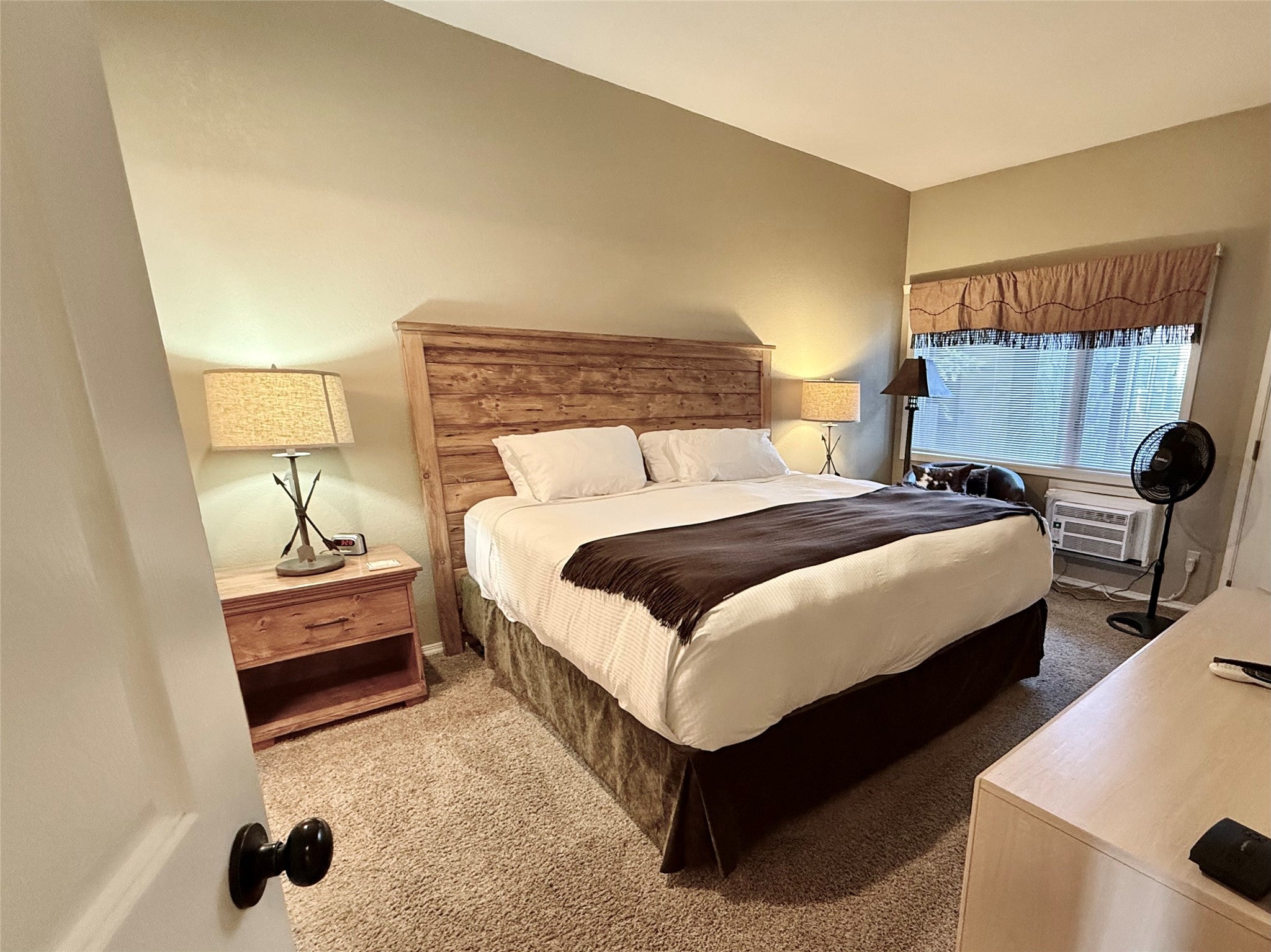 Whitefish, Montana, 59937, United States, 2 Bedrooms Bedrooms, ,2 BathroomsBathrooms,Residential,Active,1946322