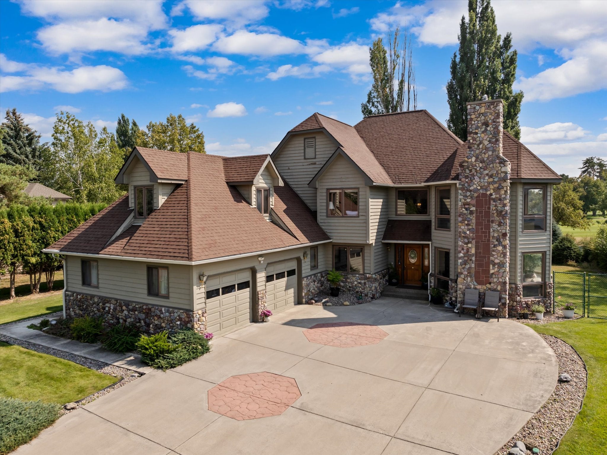 Kalispell, Montana, 59901, United States, 5 Bedrooms Bedrooms, ,4 BathroomsBathrooms,Residential,Active,1907966