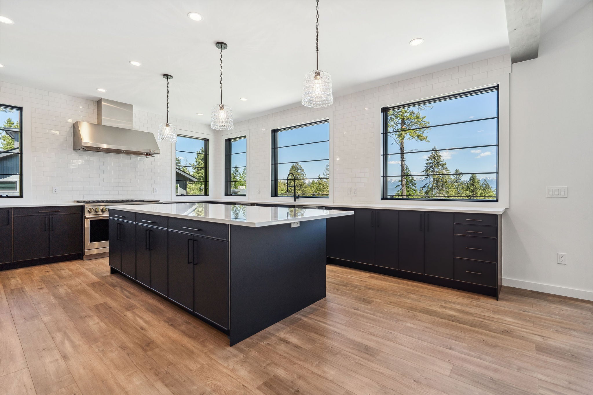 Lakeside, Montana, 59922, United States, 6 Bedrooms Bedrooms, ,5 BathroomsBathrooms,Residential,Active,1832319