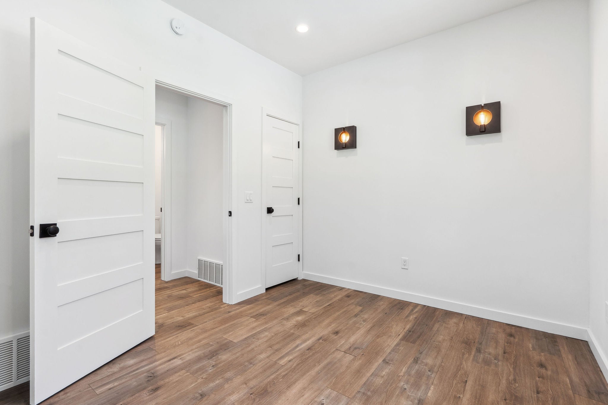 Lakeside, Montana, 59922, United States, 6 Bedrooms Bedrooms, ,5 BathroomsBathrooms,Residential,Active,1832319