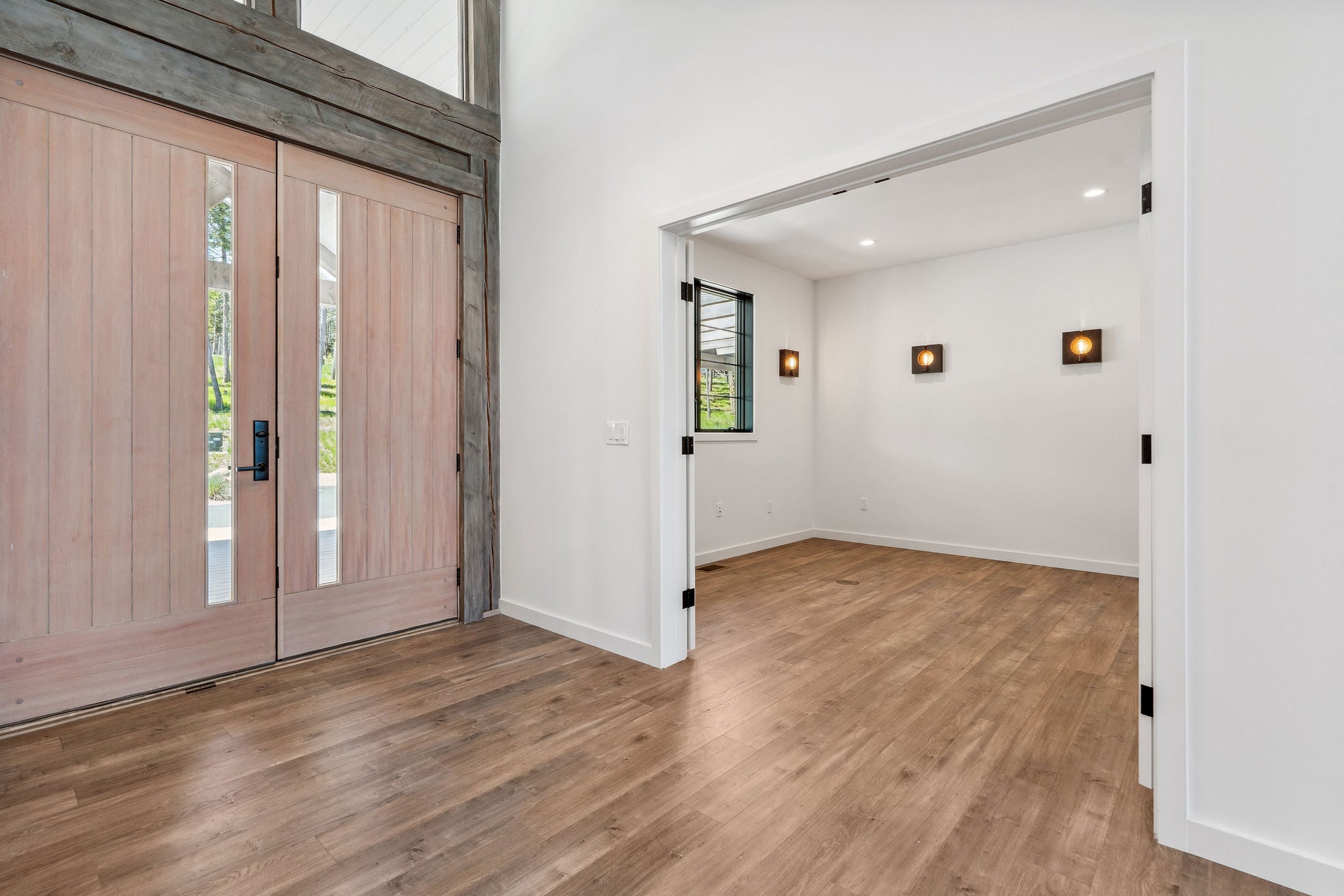 Lakeside, Montana, 59922, United States, 6 Bedrooms Bedrooms, ,5 BathroomsBathrooms,Residential,Active,1832319