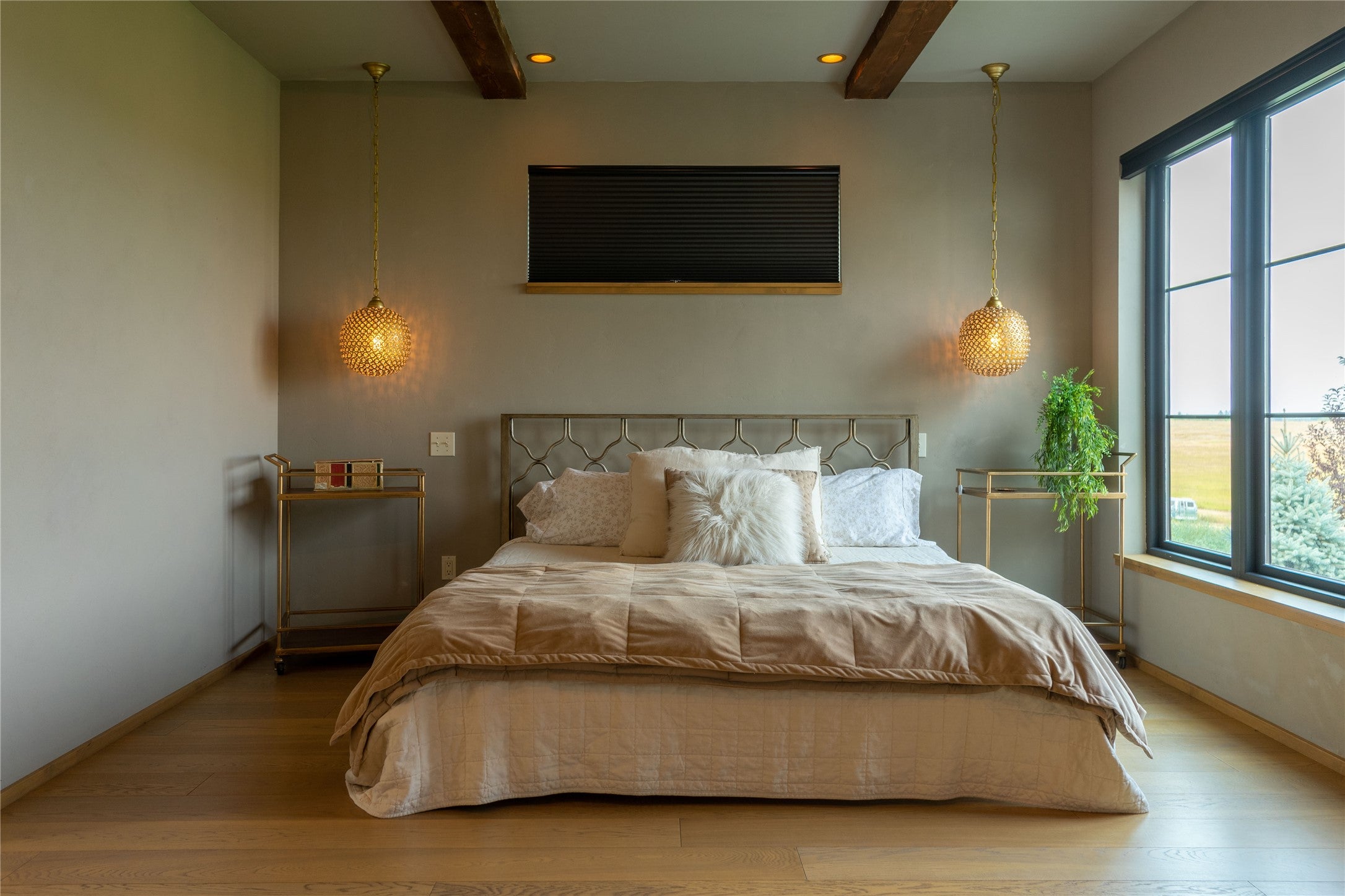 Kalispell, Montana, 59901, United States, 5 Bedrooms Bedrooms, ,4 BathroomsBathrooms,Residential,Active,1952460