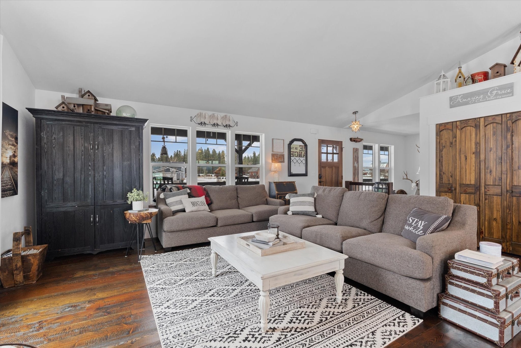 Columbia Falls, Montana, 59912, United States, 4 Bedrooms Bedrooms, ,3 BathroomsBathrooms,Residential,Active,1834486