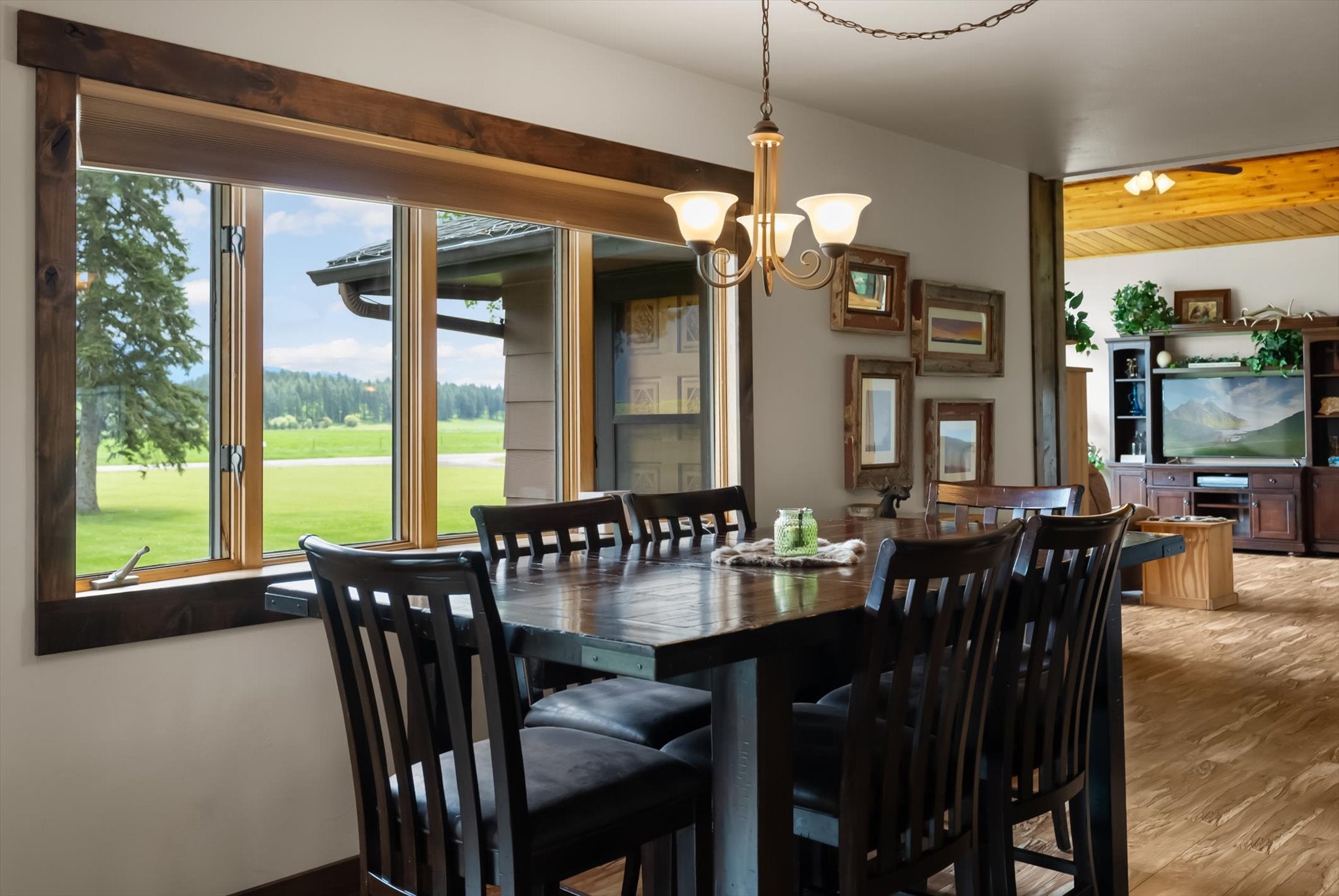 Columbia Falls, Montana, 59912, United States, 5 Bedrooms Bedrooms, ,3 BathroomsBathrooms,Residential,Active,1986898