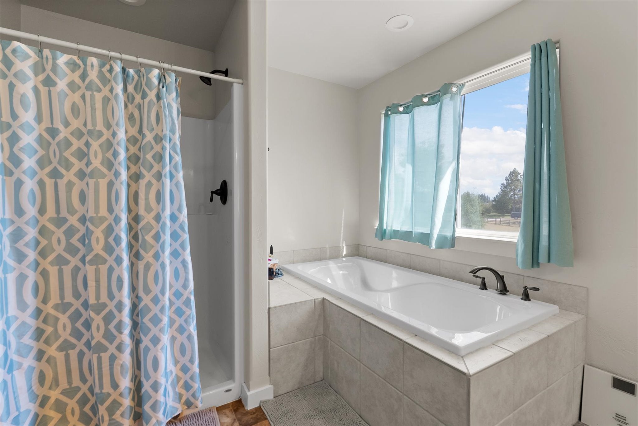 Kalispell, Montana, 59901, United States, 5 Bedrooms Bedrooms, ,3 BathroomsBathrooms,Residential,Active,1945088