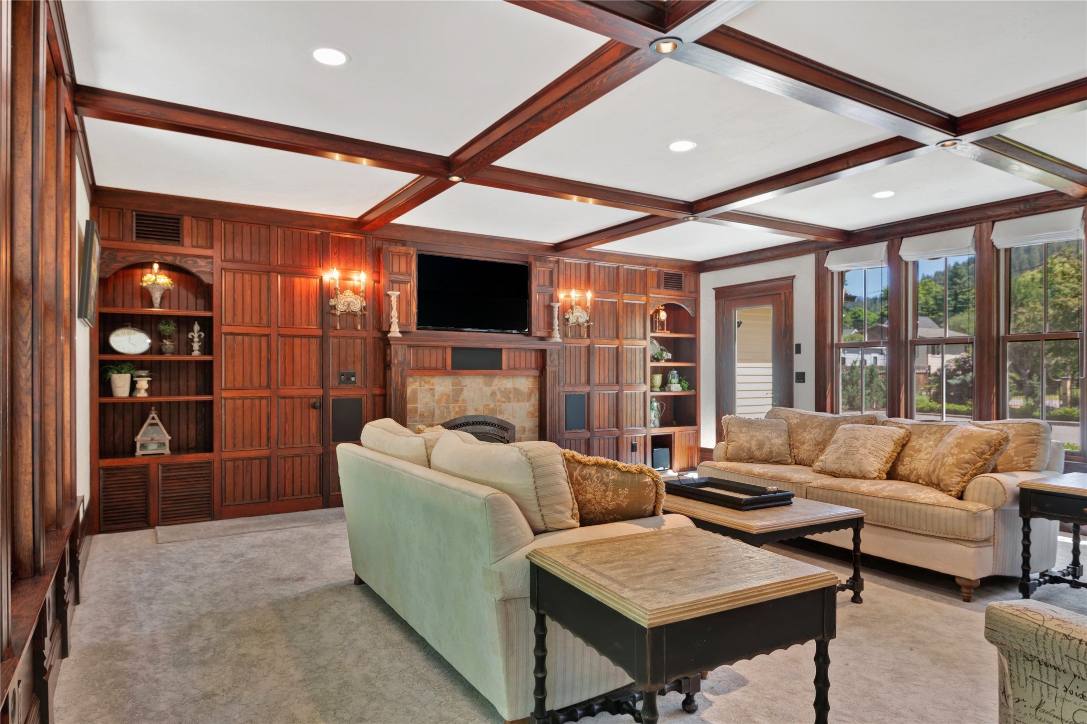 Missoula, Montana, 59802, United States, 5 Bedrooms Bedrooms, ,6 BathroomsBathrooms,Residential,Active,1753892