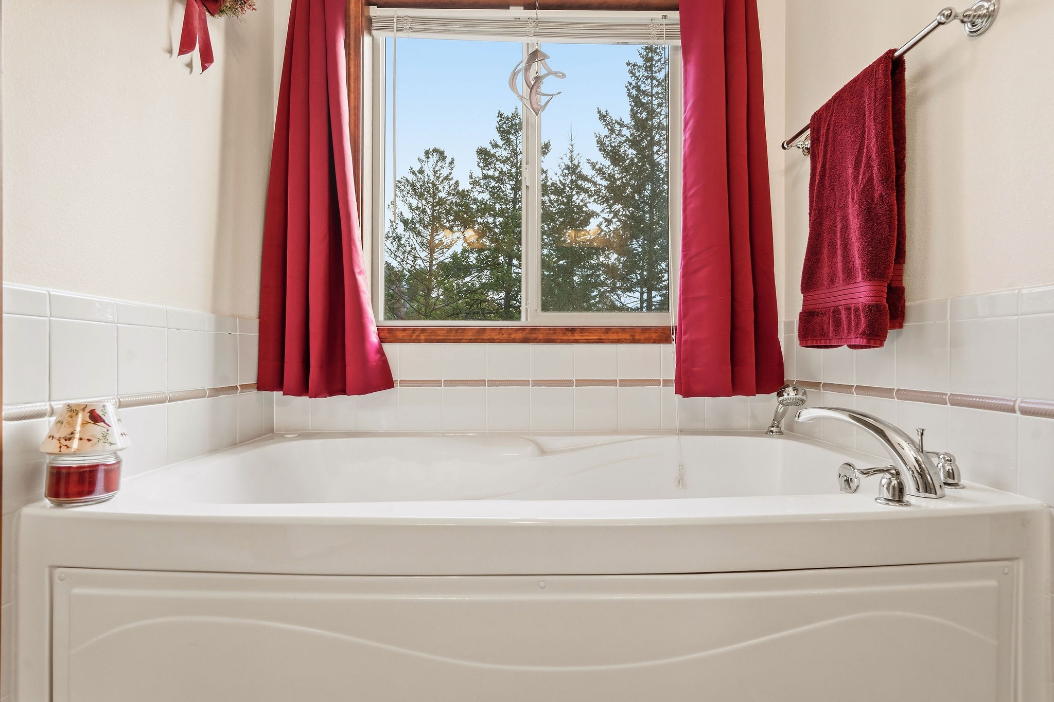 Somers, Montana, 59932, United States, 4 Bedrooms Bedrooms, ,4 BathroomsBathrooms,Residential,Active,2009840