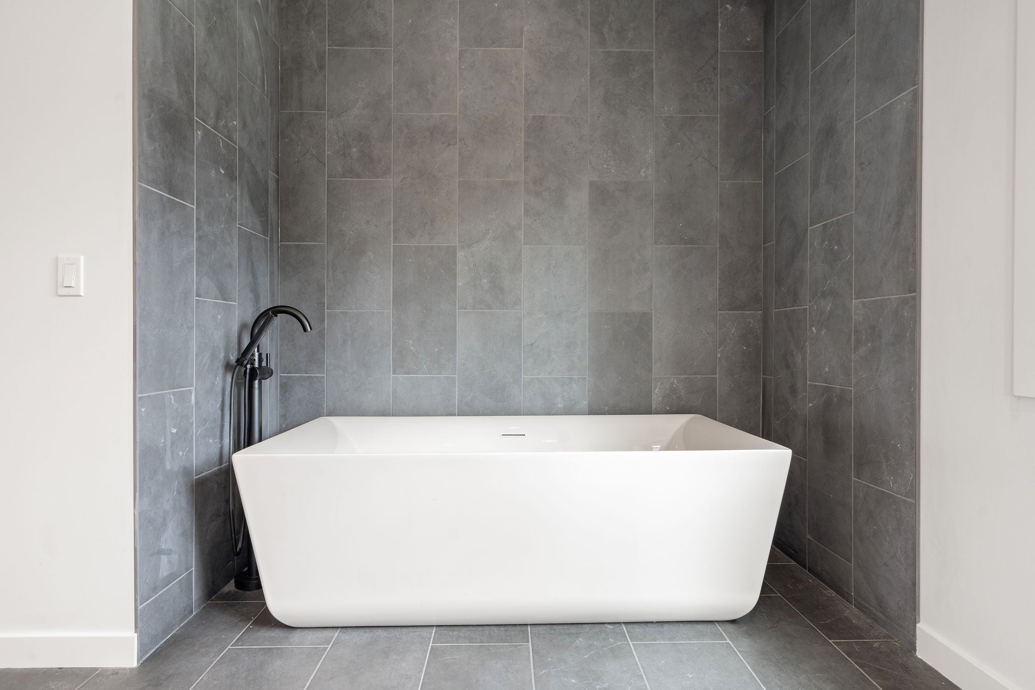 Lakeside, Montana, 59922, United States, 4 Bedrooms Bedrooms, ,4 BathroomsBathrooms,Residential,Active,1914632