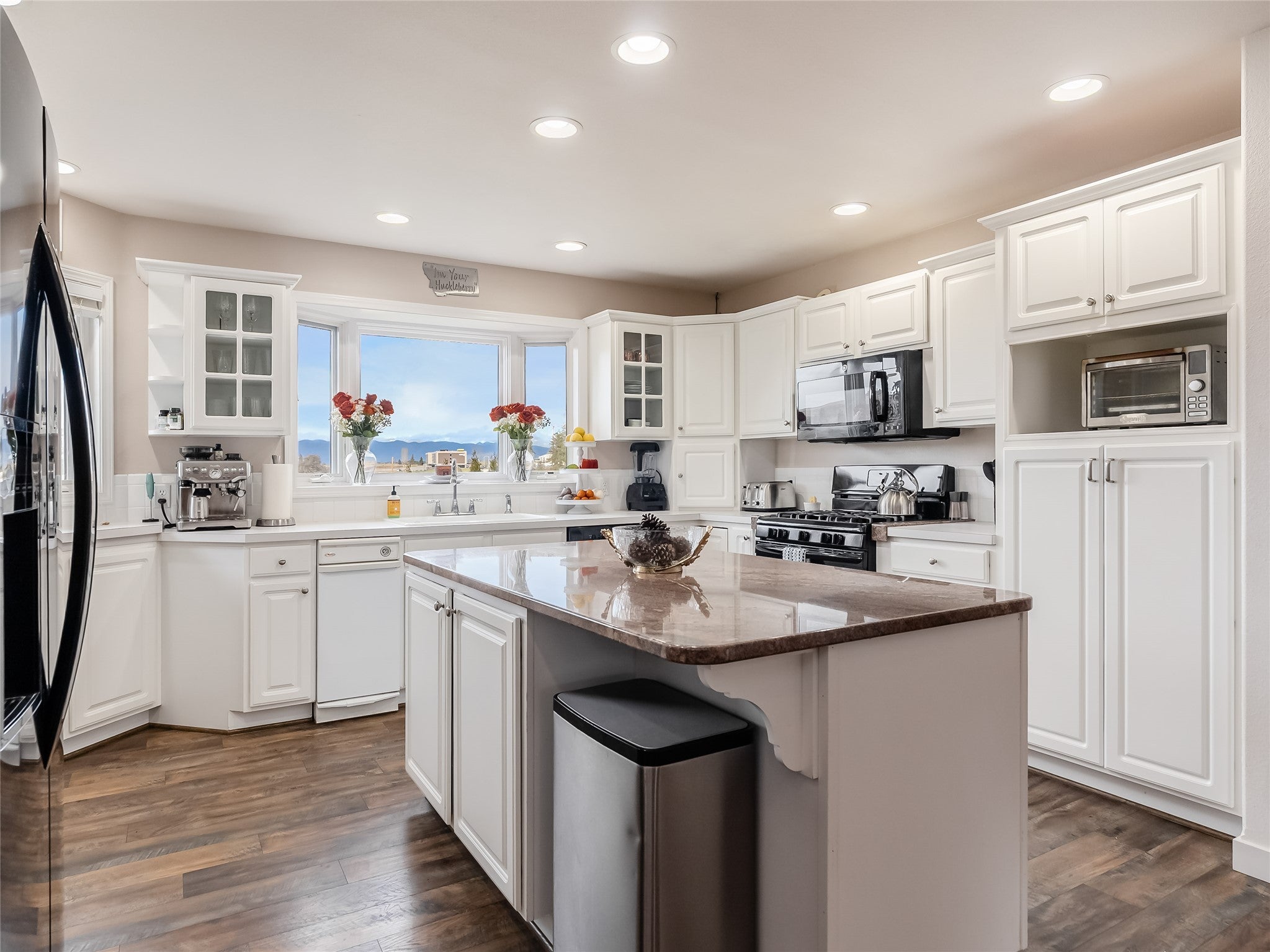 Kalispell, Montana, 59901, United States, 5 Bedrooms Bedrooms, ,4 BathroomsBathrooms,Residential,Active,1994970