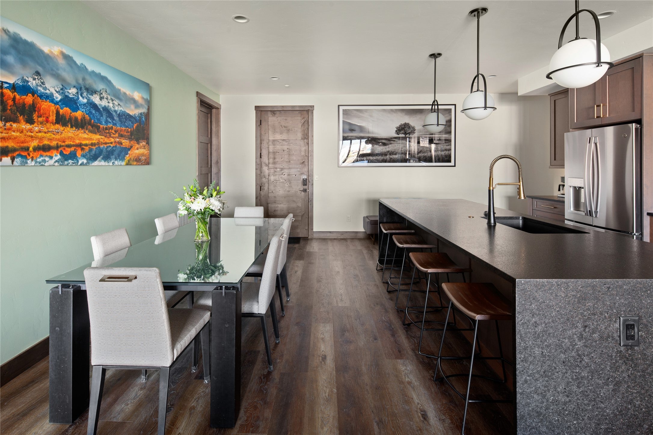 Whitefish, Montana, 59937, United States, 2 Bedrooms Bedrooms, ,3 BathroomsBathrooms,Residential,Active,1871606