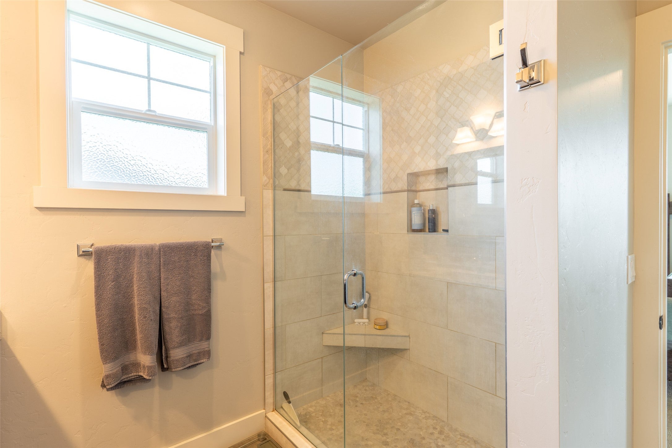 Kalispell, Montana, 59901, United States, 5 Bedrooms Bedrooms, ,3 BathroomsBathrooms,Residential,Active,1880177