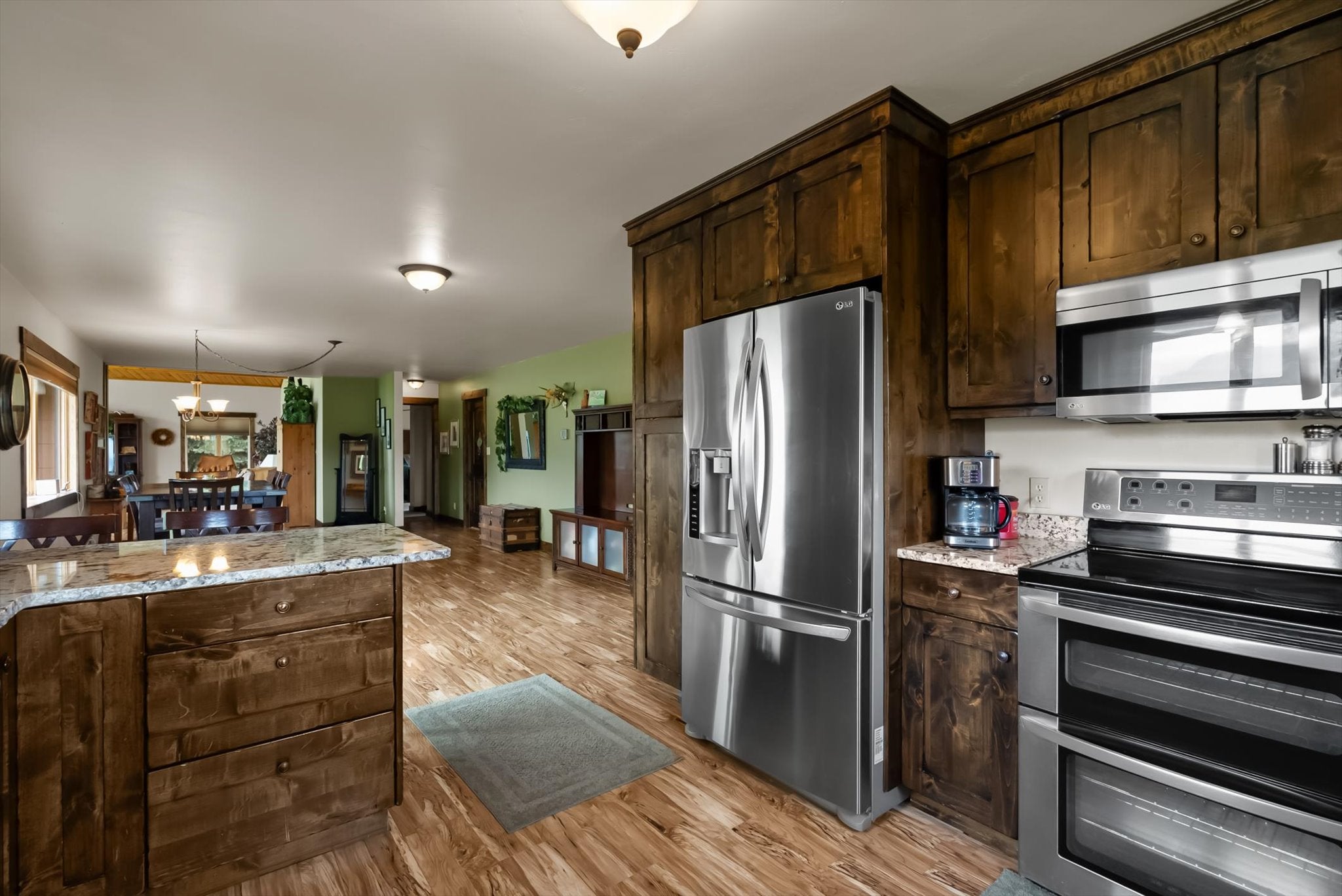 Columbia Falls, Montana, 59912, United States, 5 Bedrooms Bedrooms, ,3 BathroomsBathrooms,Residential,Active,1986898