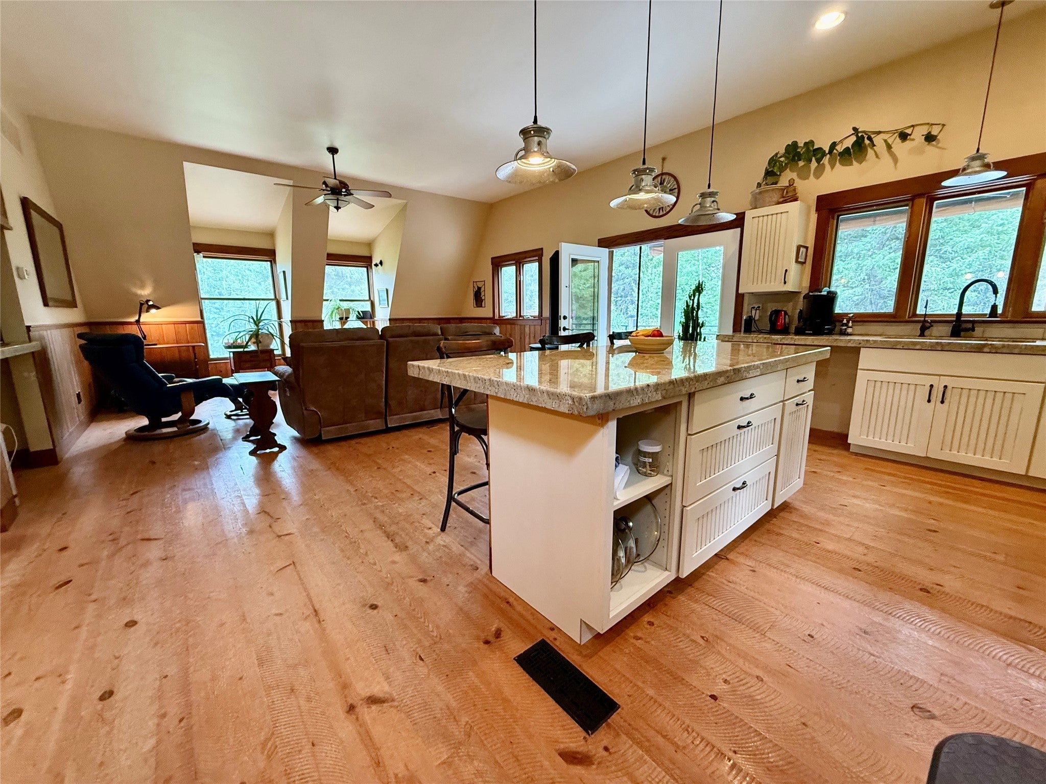 Whitefish, Montana, 59937, United States, 4 Bedrooms Bedrooms, ,5 BathroomsBathrooms,Residential,Active,1905114