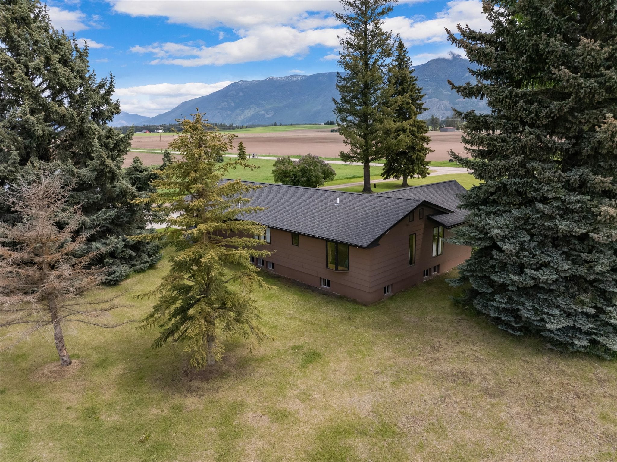 Columbia Falls, Montana, 59912, United States, 5 Bedrooms Bedrooms, ,3 BathroomsBathrooms,Residential,Active,1986898