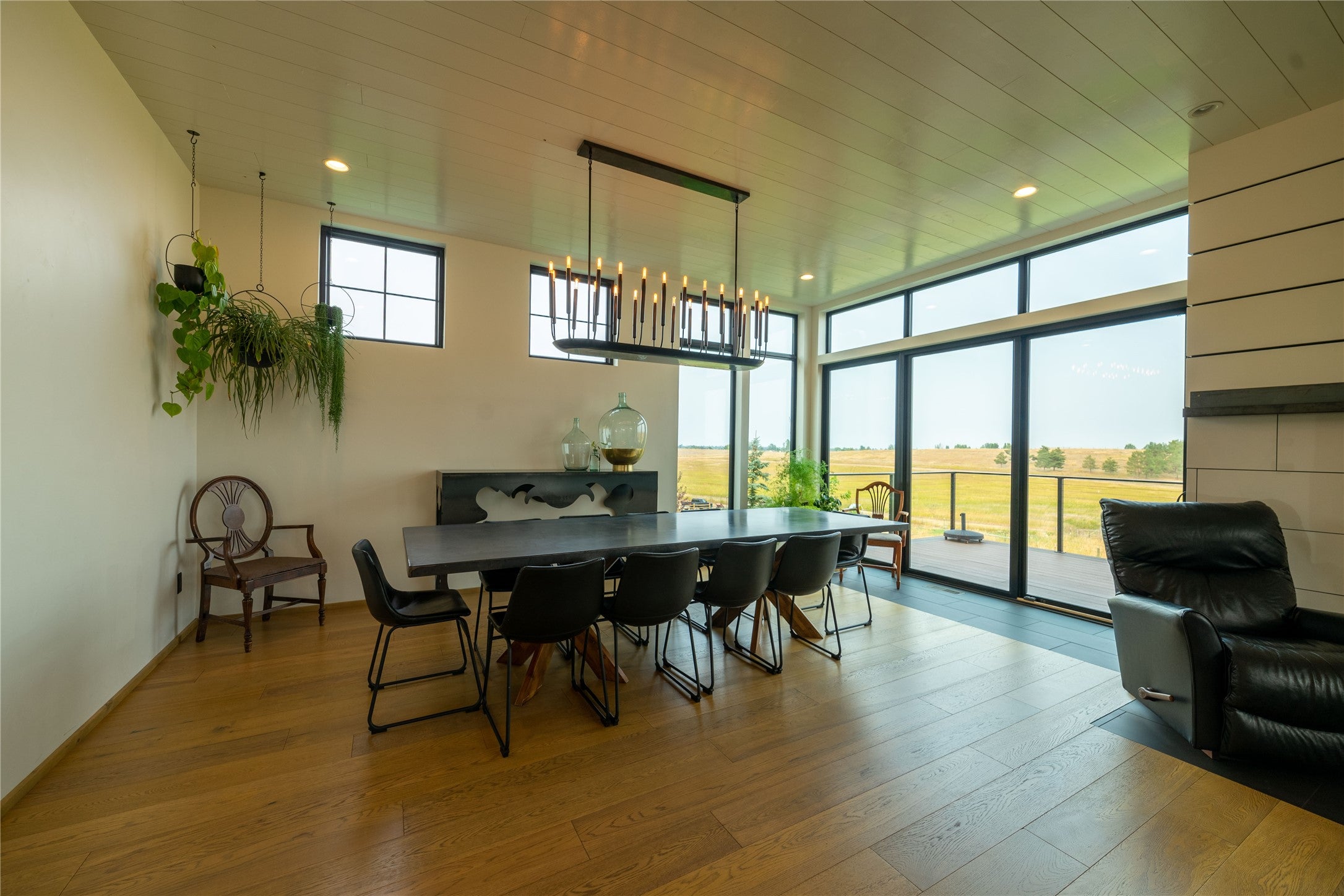 Kalispell, Montana, 59901, United States, 5 Bedrooms Bedrooms, ,4 BathroomsBathrooms,Residential,Active,2009395