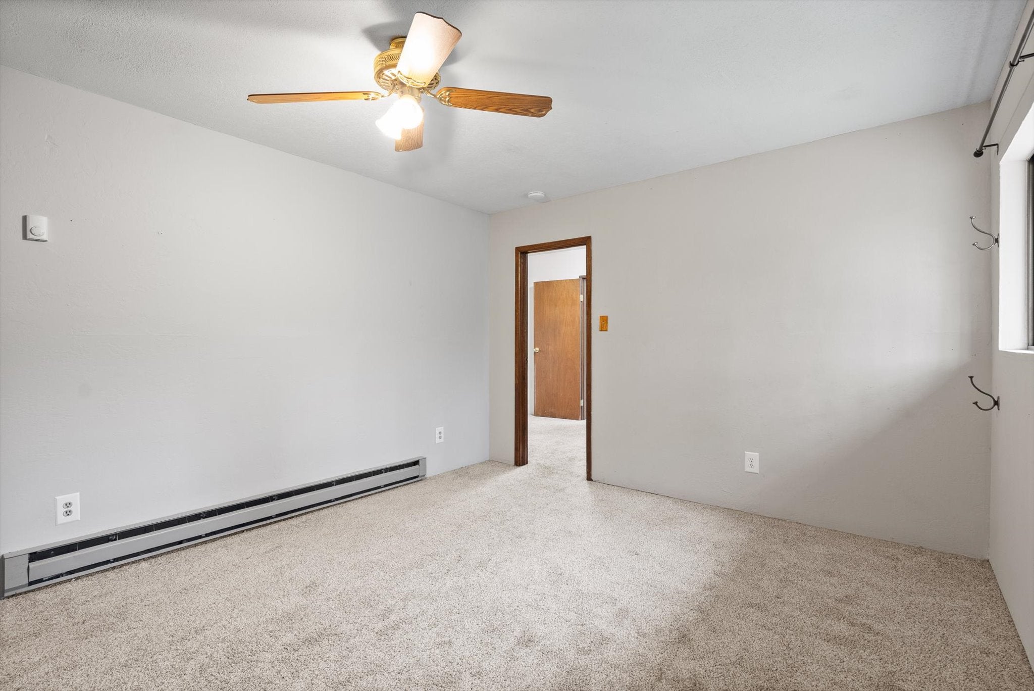 Kalispell, Montana, 59901, United States, 6 Bedrooms Bedrooms, ,5 BathroomsBathrooms,Residential,Active,1990648