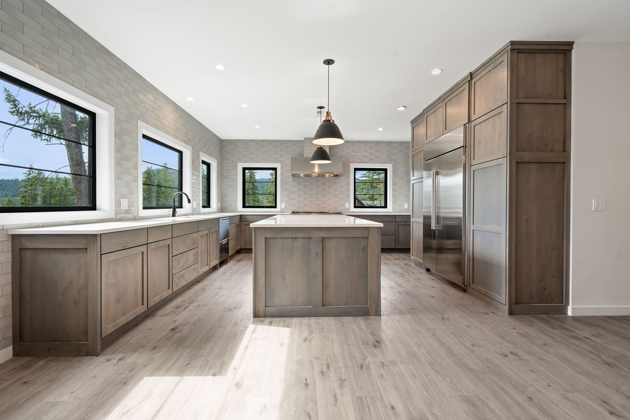 Lakeside, Montana, 59922, United States, 4 Bedrooms Bedrooms, ,4 BathroomsBathrooms,Residential,Active,1914632