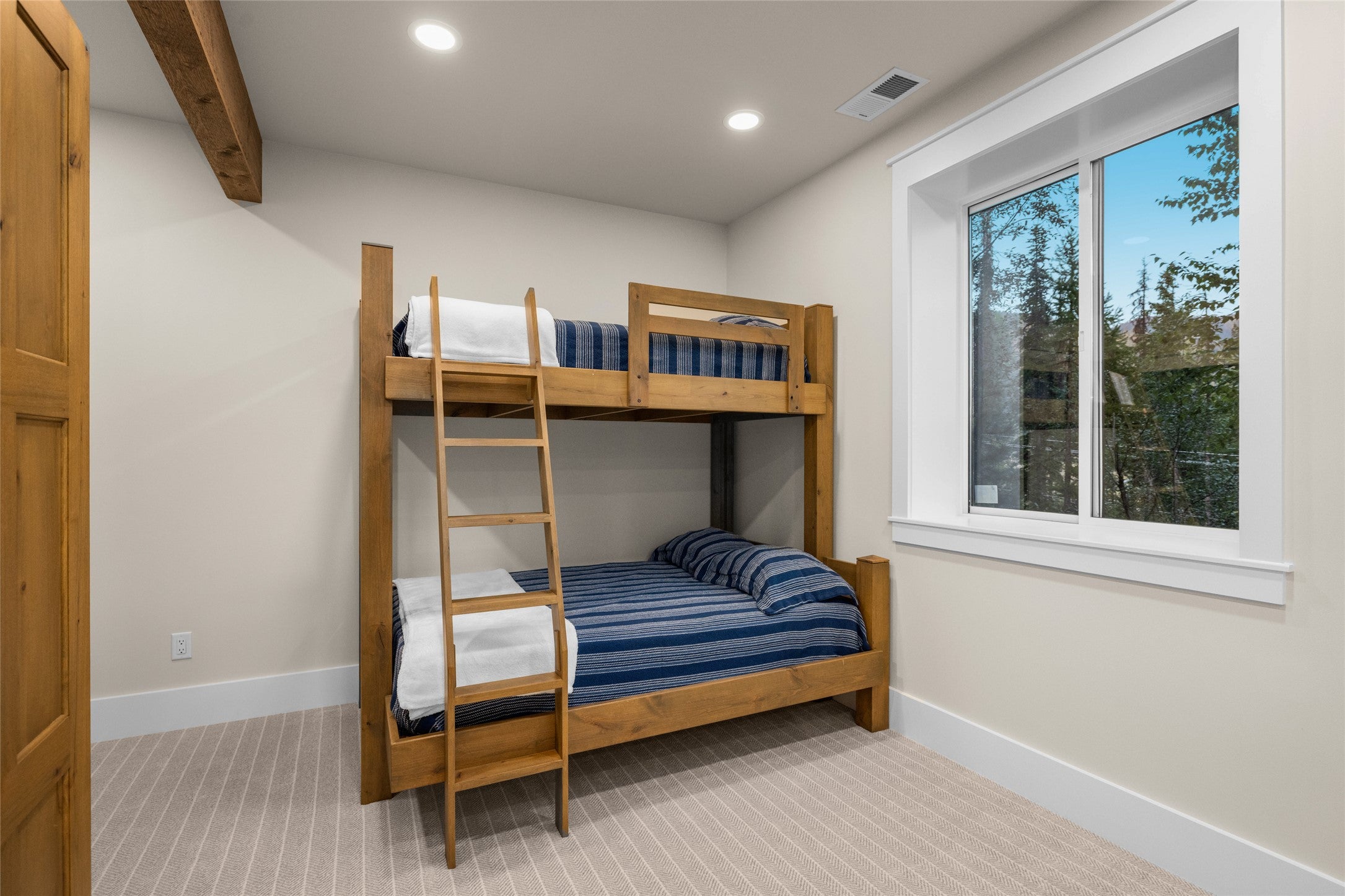 Whitefish, Montana, 59937, United States, 4 Bedrooms Bedrooms, ,4 BathroomsBathrooms,Residential,Active,1952623