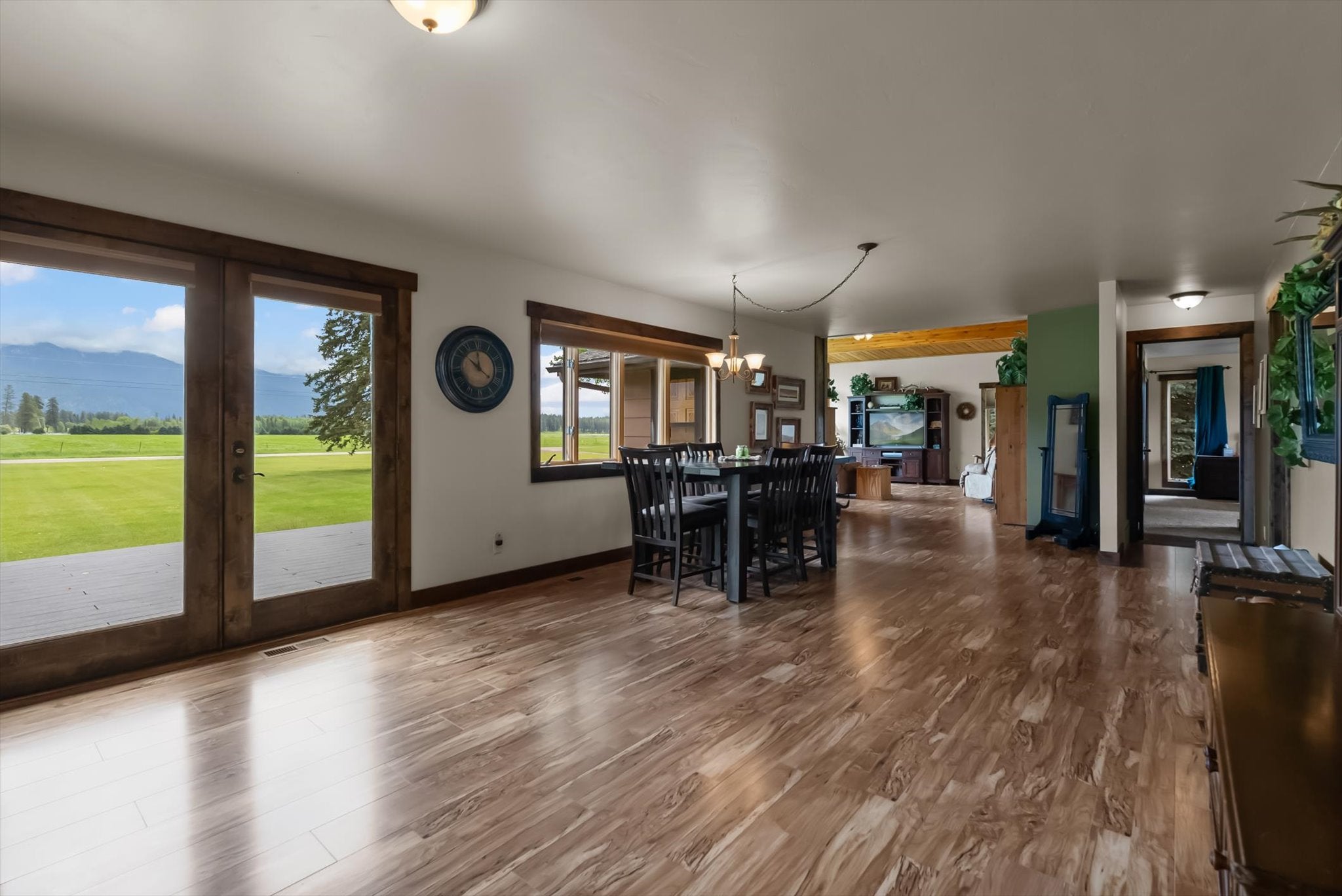 Columbia Falls, Montana, 59912, United States, 5 Bedrooms Bedrooms, ,3 BathroomsBathrooms,Residential,Active,1986898