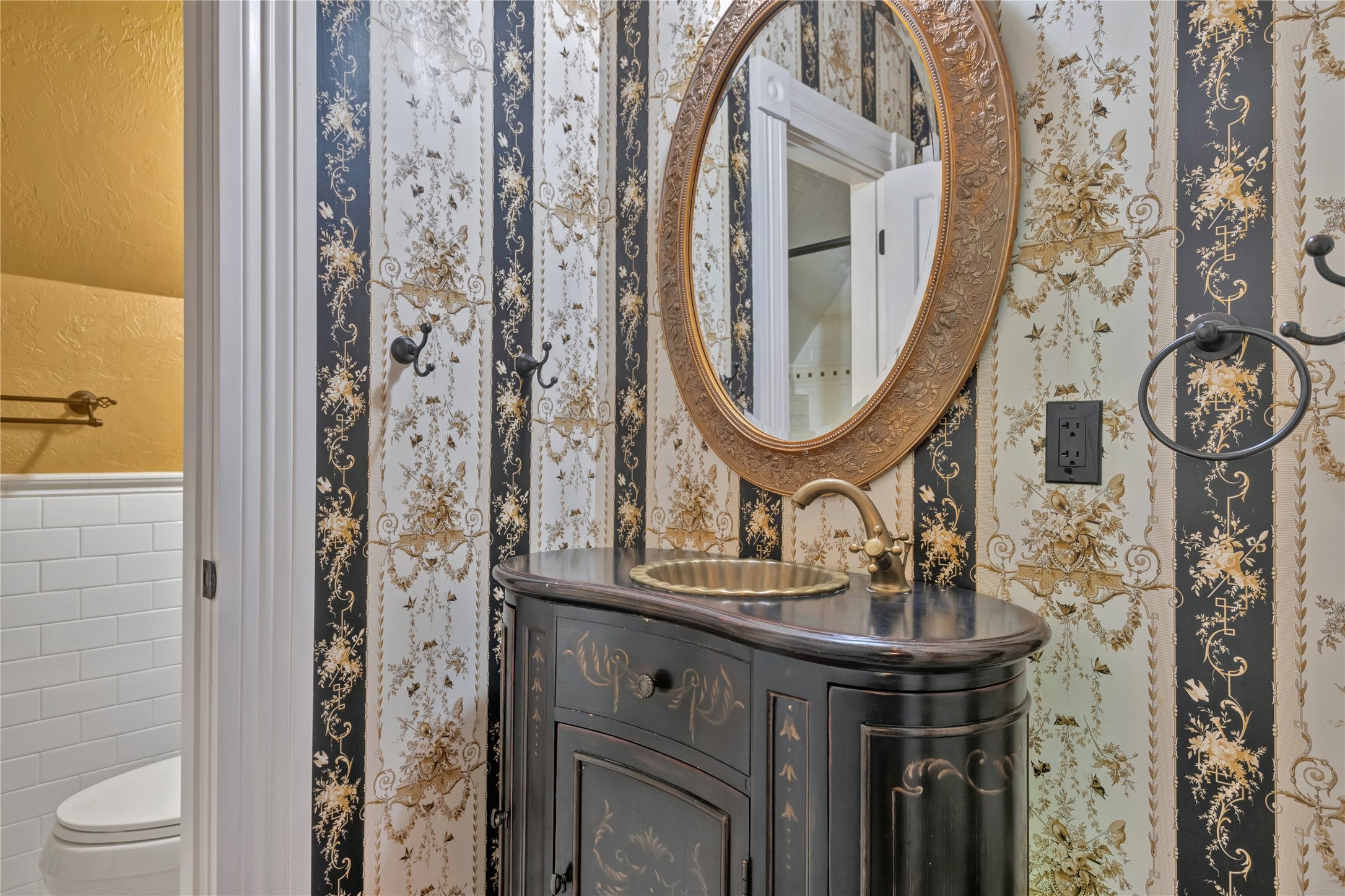 Missoula, Montana, 59802, United States, 5 Bedrooms Bedrooms, ,6 BathroomsBathrooms,Residential,Active,1753892