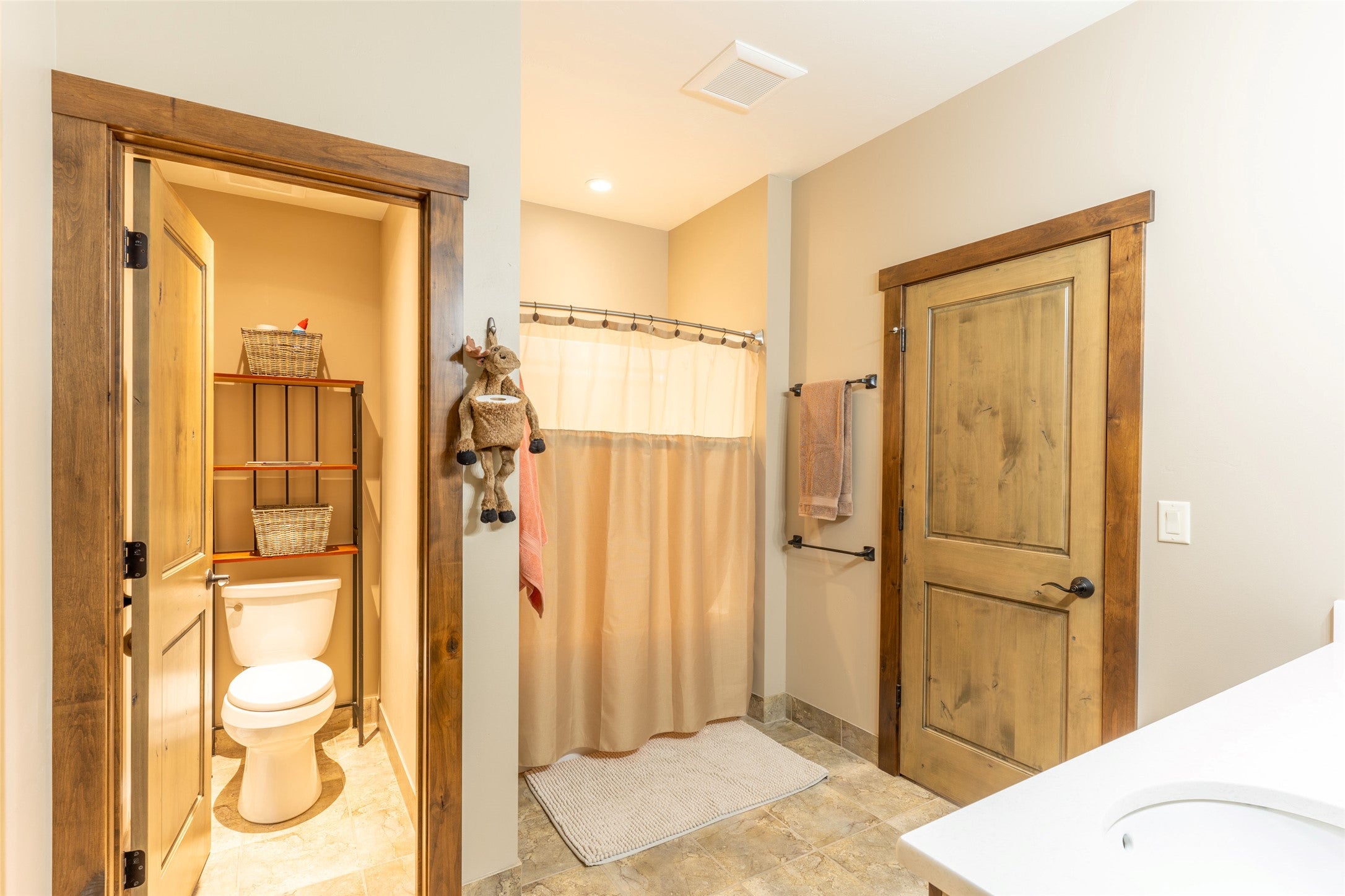 Columbia Falls, Montana, 59912, United States, ,3 BathroomsBathrooms,Residential,Active,1841309