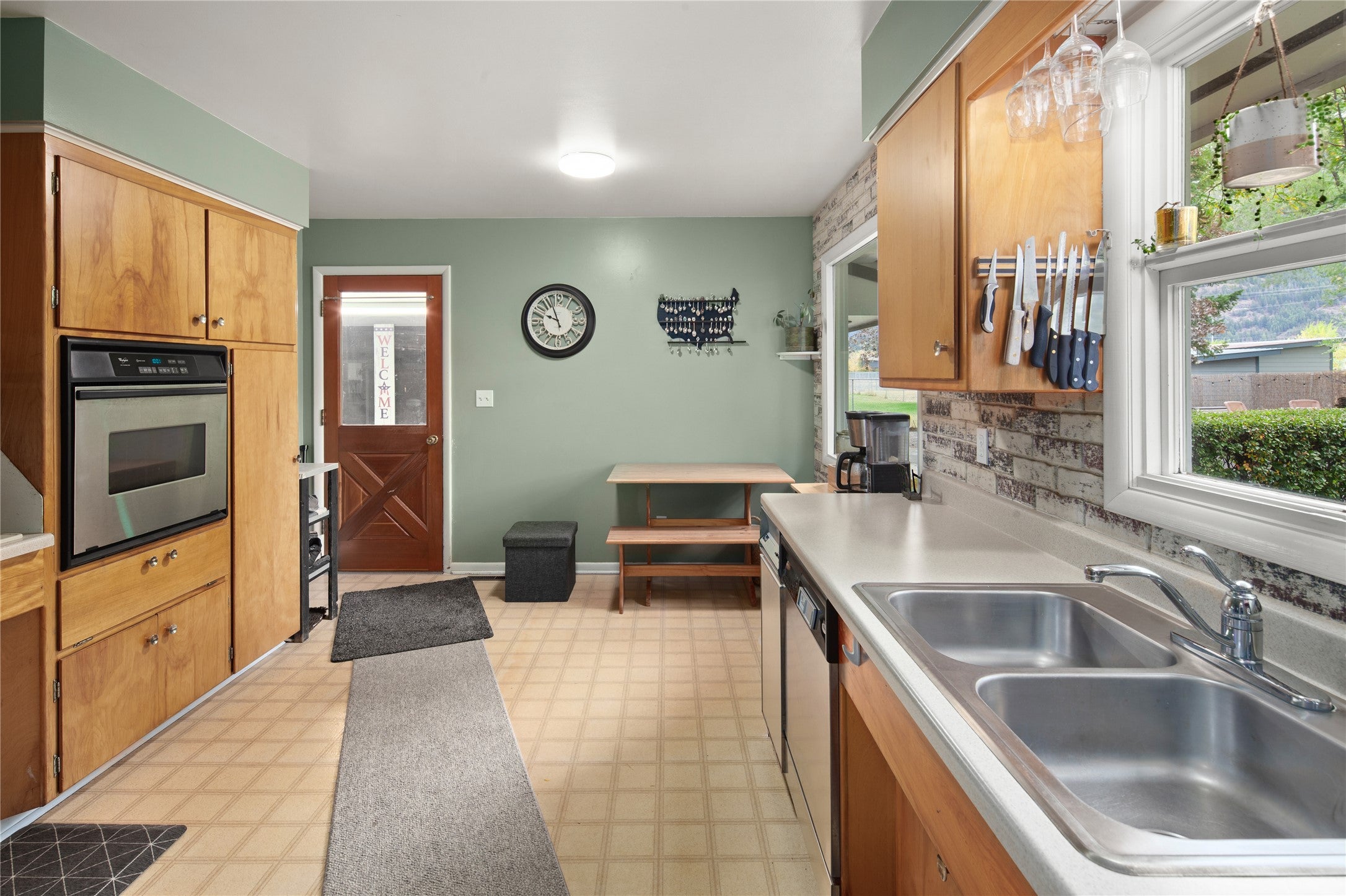 Columbia Falls, Montana, 59912, United States, 14 Bedrooms Bedrooms, ,8 BathroomsBathrooms,Residential,Active,1970926