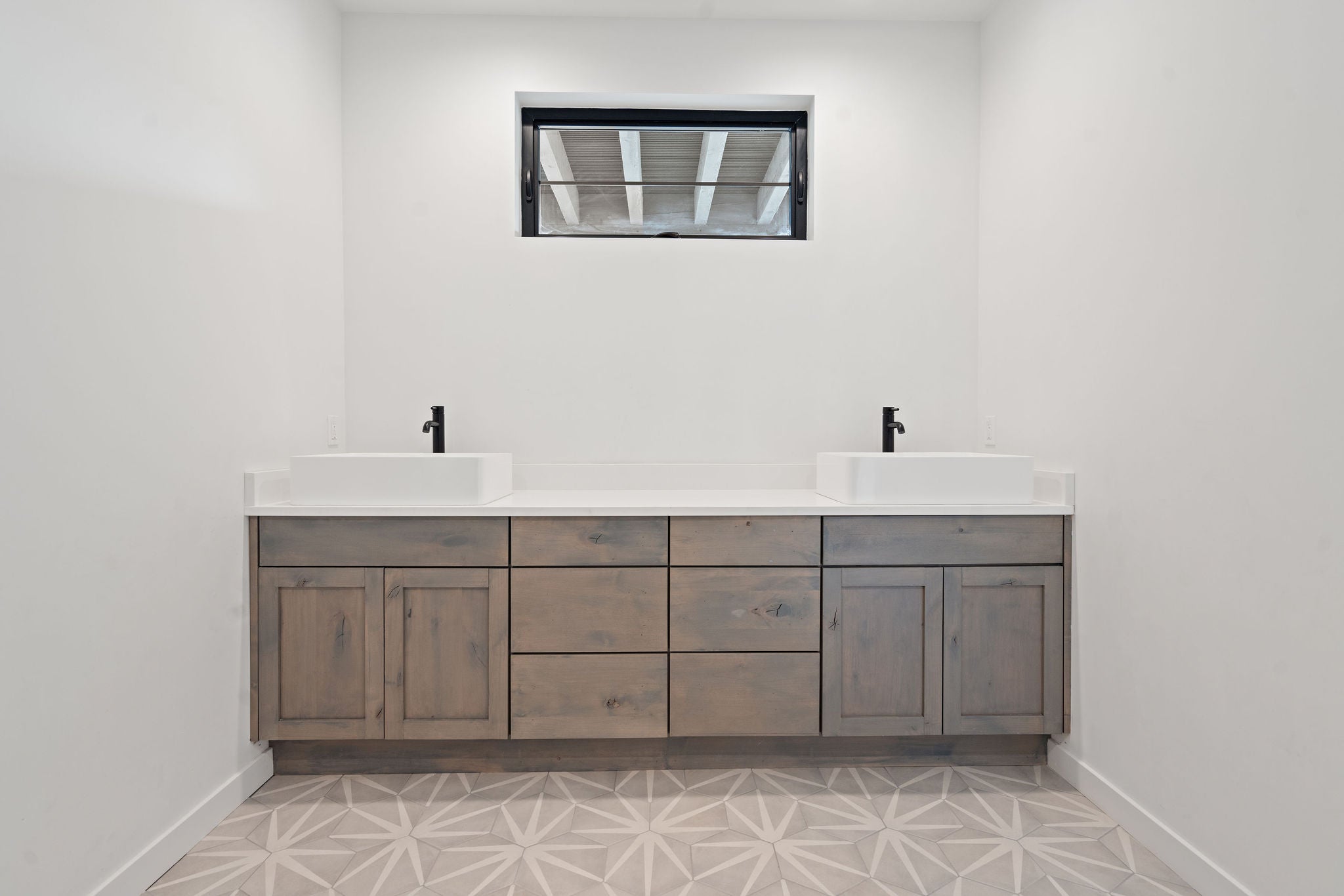 Lakeside, Montana, 59922, United States, 4 Bedrooms Bedrooms, ,4 BathroomsBathrooms,Residential,Active,1914632