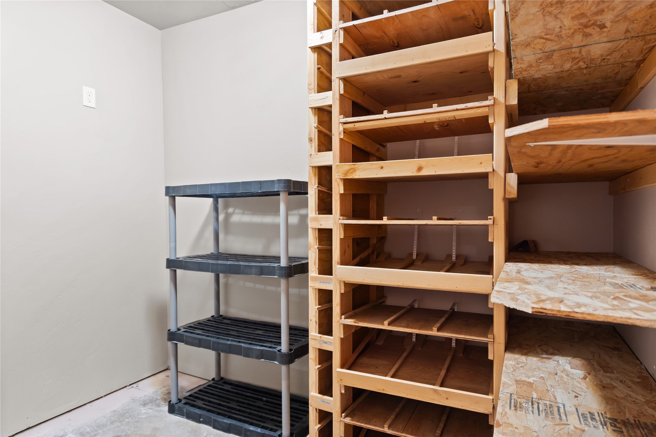 Kalispell, Montana, 59901, United States, 5 Bedrooms Bedrooms, ,3 BathroomsBathrooms,Residential,Active,1753509