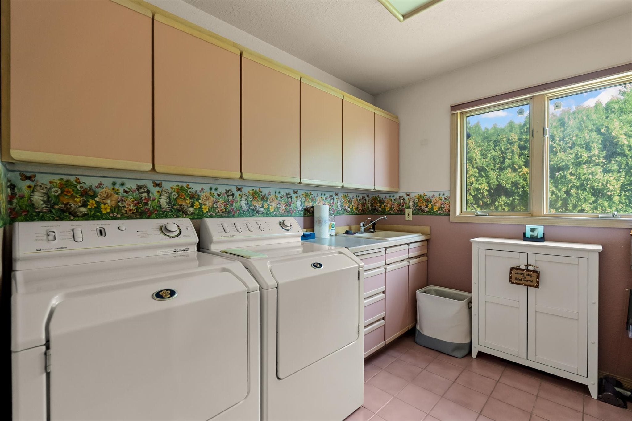 Kalispell, Montana, 59901, United States, 5 Bedrooms Bedrooms, ,4 BathroomsBathrooms,Residential,Active,1907966