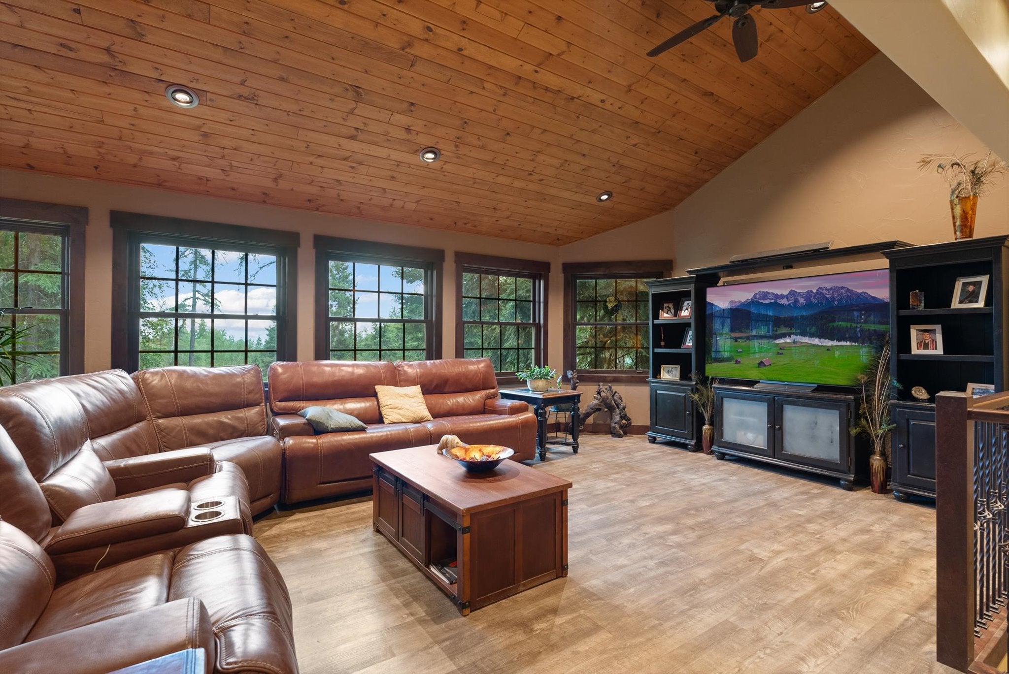Whitefish, Montana, 59937, United States, 5 Bedrooms Bedrooms, ,3 BathroomsBathrooms,Residential,Active,1764891