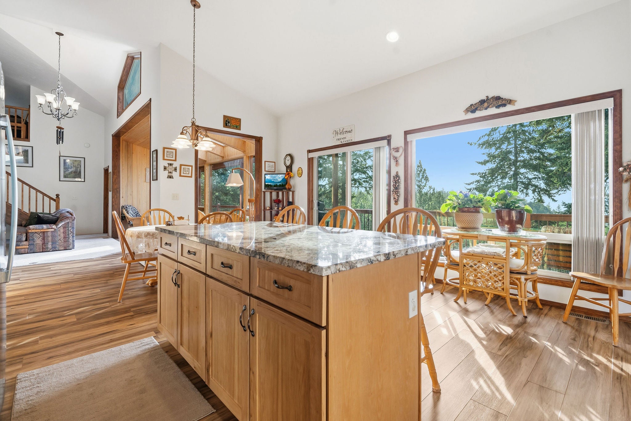 Somers, Montana, 59932, United States, 4 Bedrooms Bedrooms, ,4 BathroomsBathrooms,Residential,Active,1987246