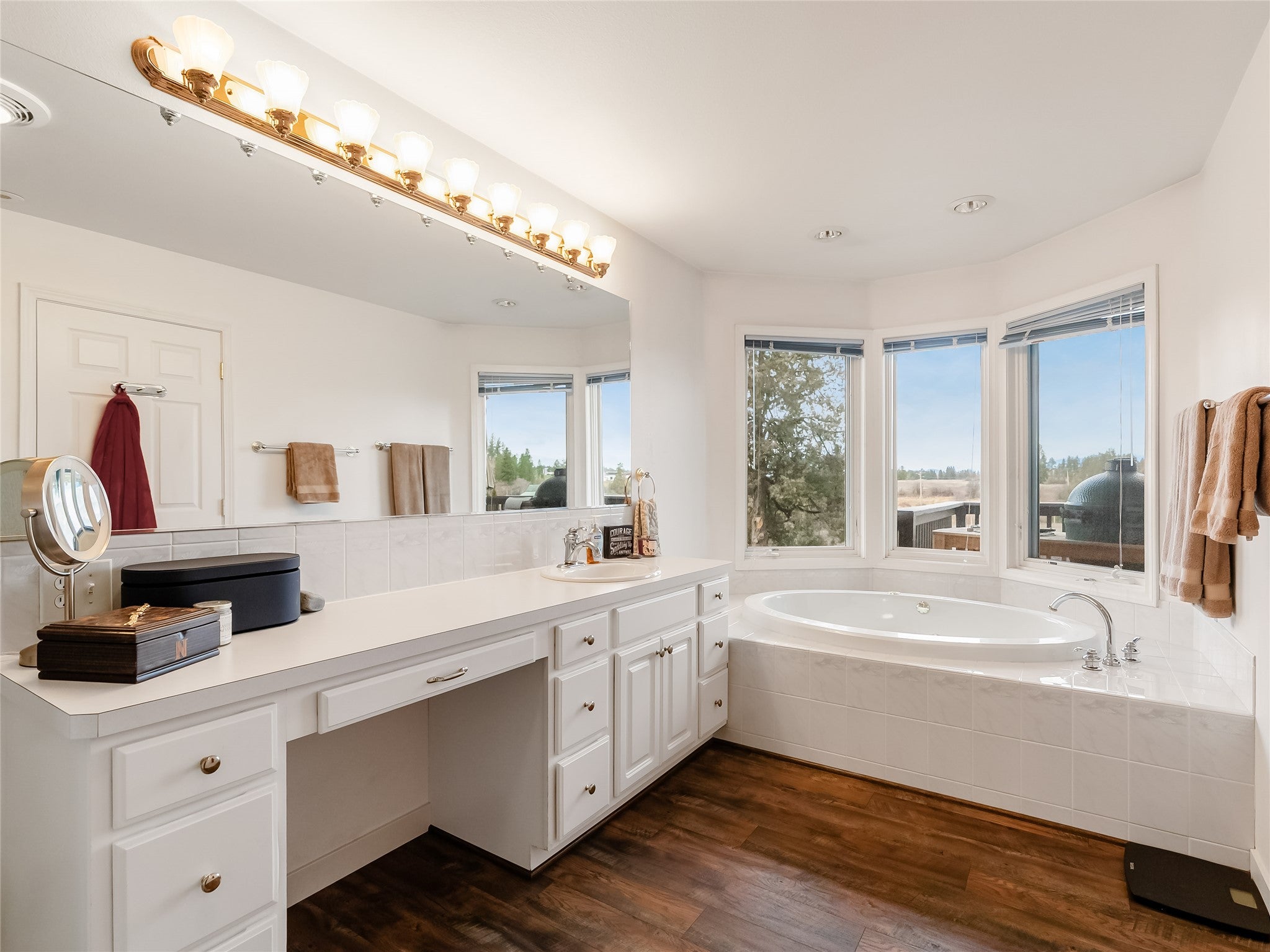 Kalispell, Montana, 59901, United States, 5 Bedrooms Bedrooms, ,4 BathroomsBathrooms,Residential,Active,1994970