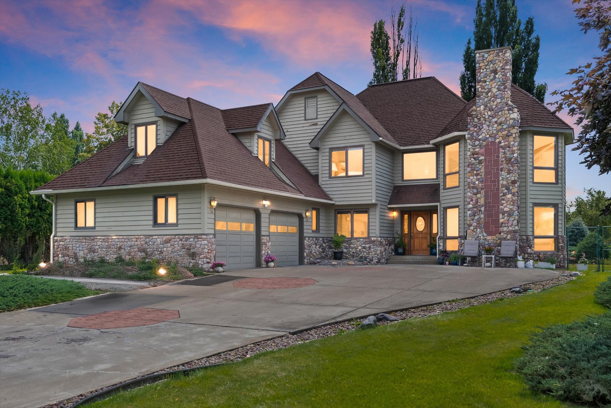 Kalispell, Montana, 59901, United States, 5 Bedrooms Bedrooms, ,4 BathroomsBathrooms,Residential,Active,1907966